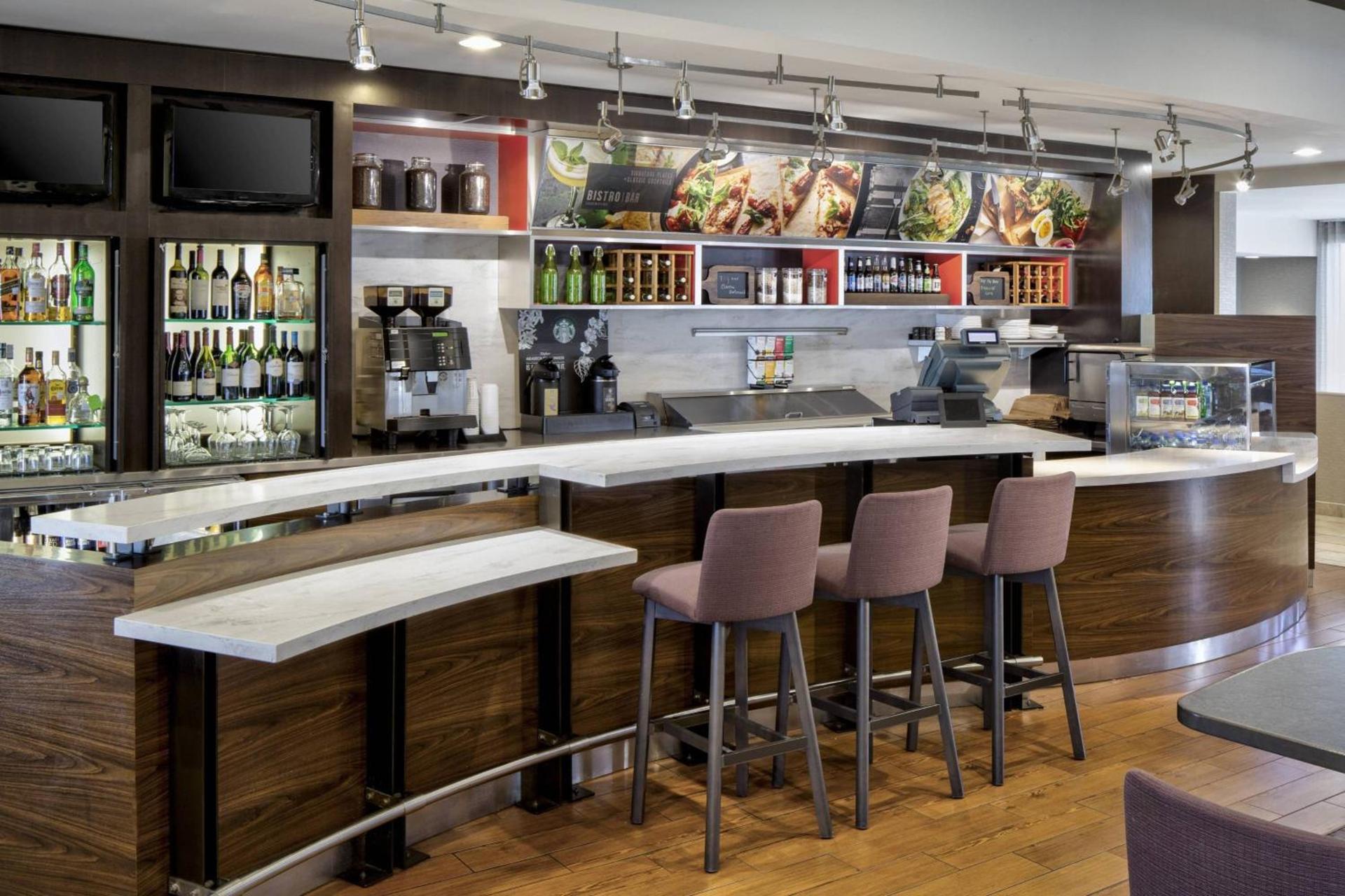 Courtyard by Marriott Dallas Arlington Entertainment District photo 16