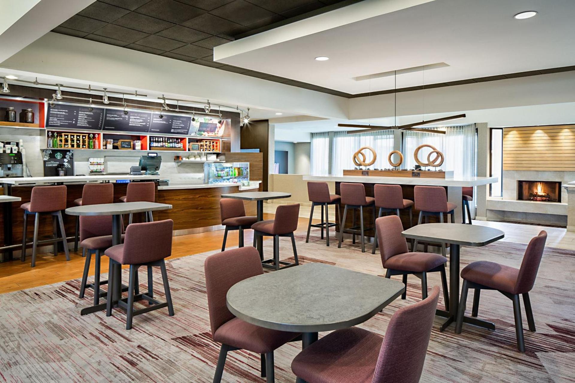 Courtyard by Marriott Dallas Arlington Entertainment District photo 17