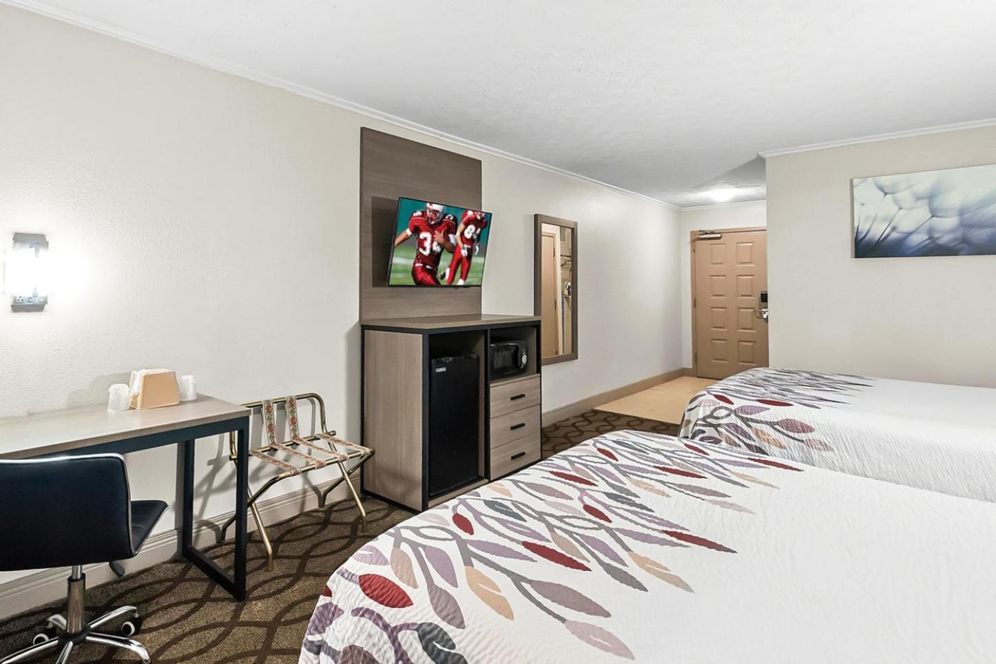 Red Roof Inn & Suites Lexington - Hamburg photo 28