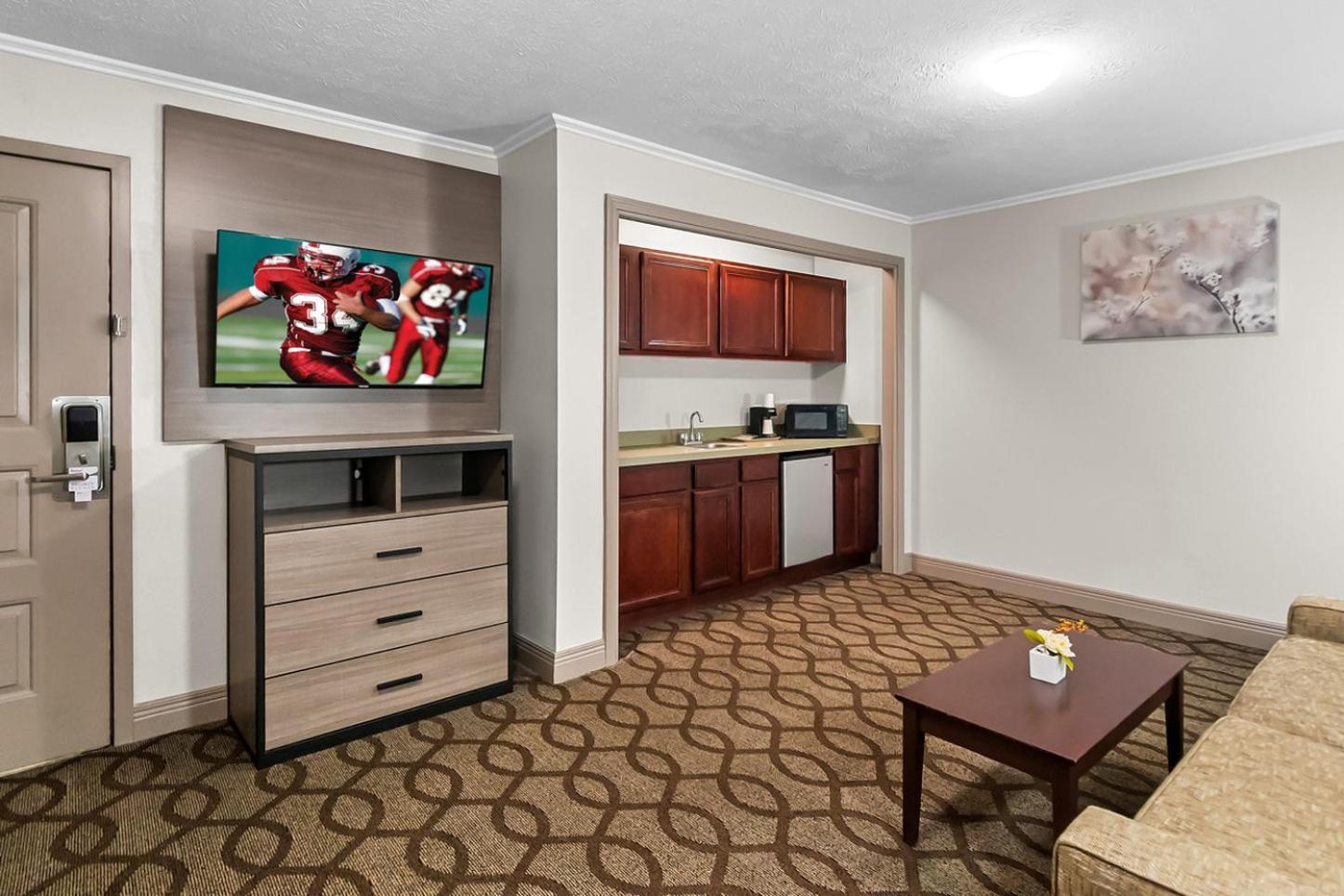 Red Roof Inn & Suites Lexington - Hamburg photo 35