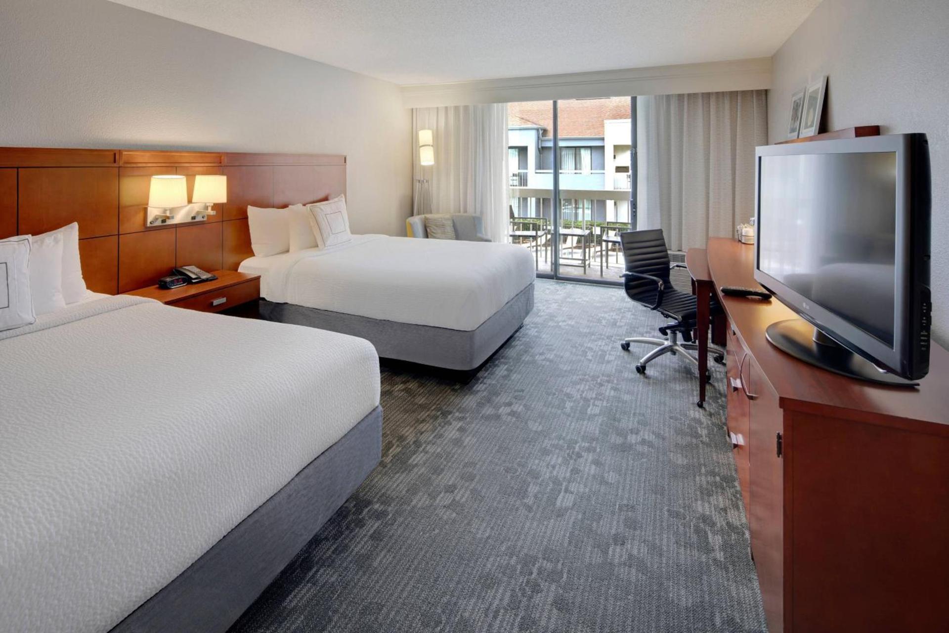 Courtyard by Marriott Atlanta Windy Hill/Ballpark photo 11