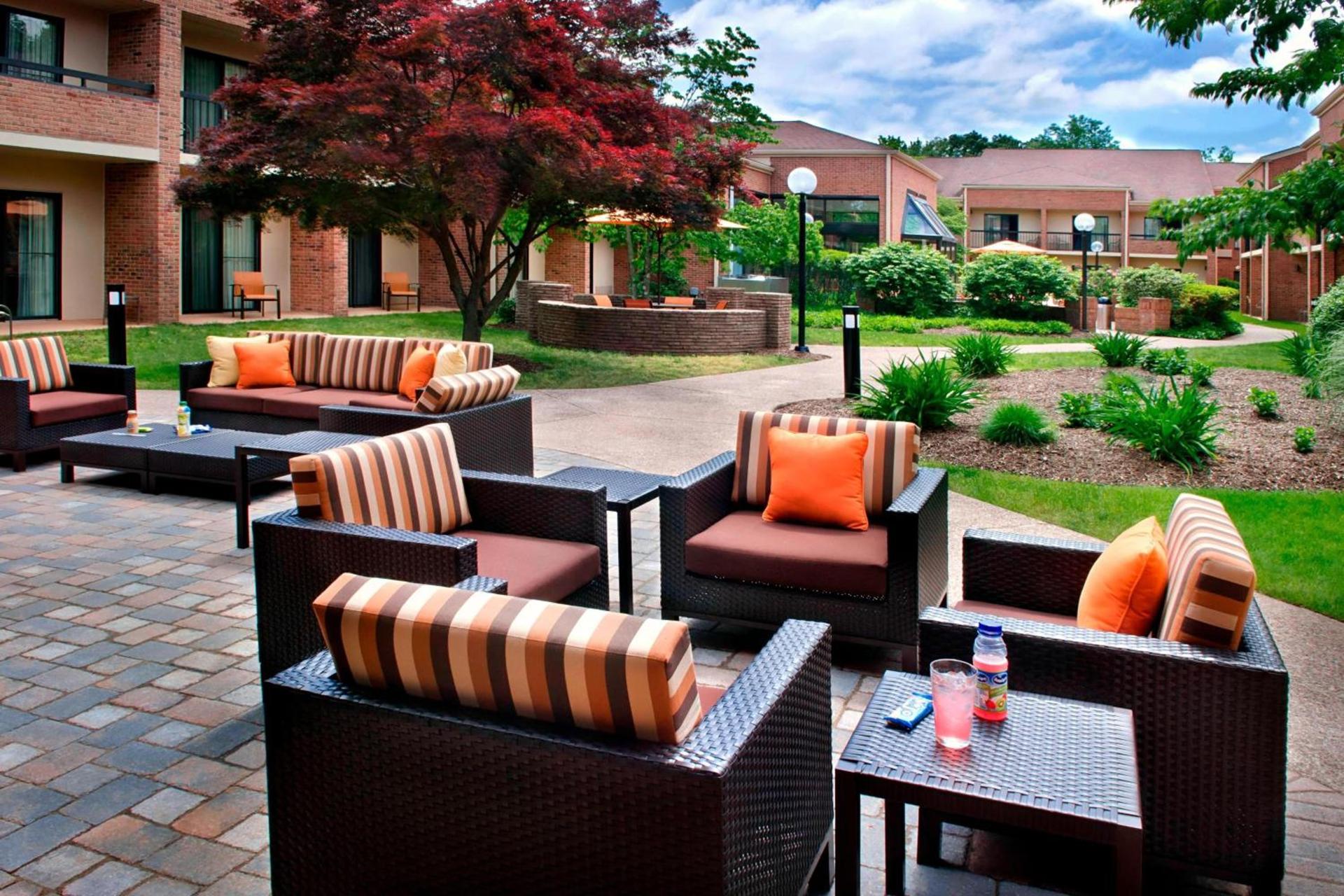 Courtyard By Marriott Hartford Windsor Airport photo 3