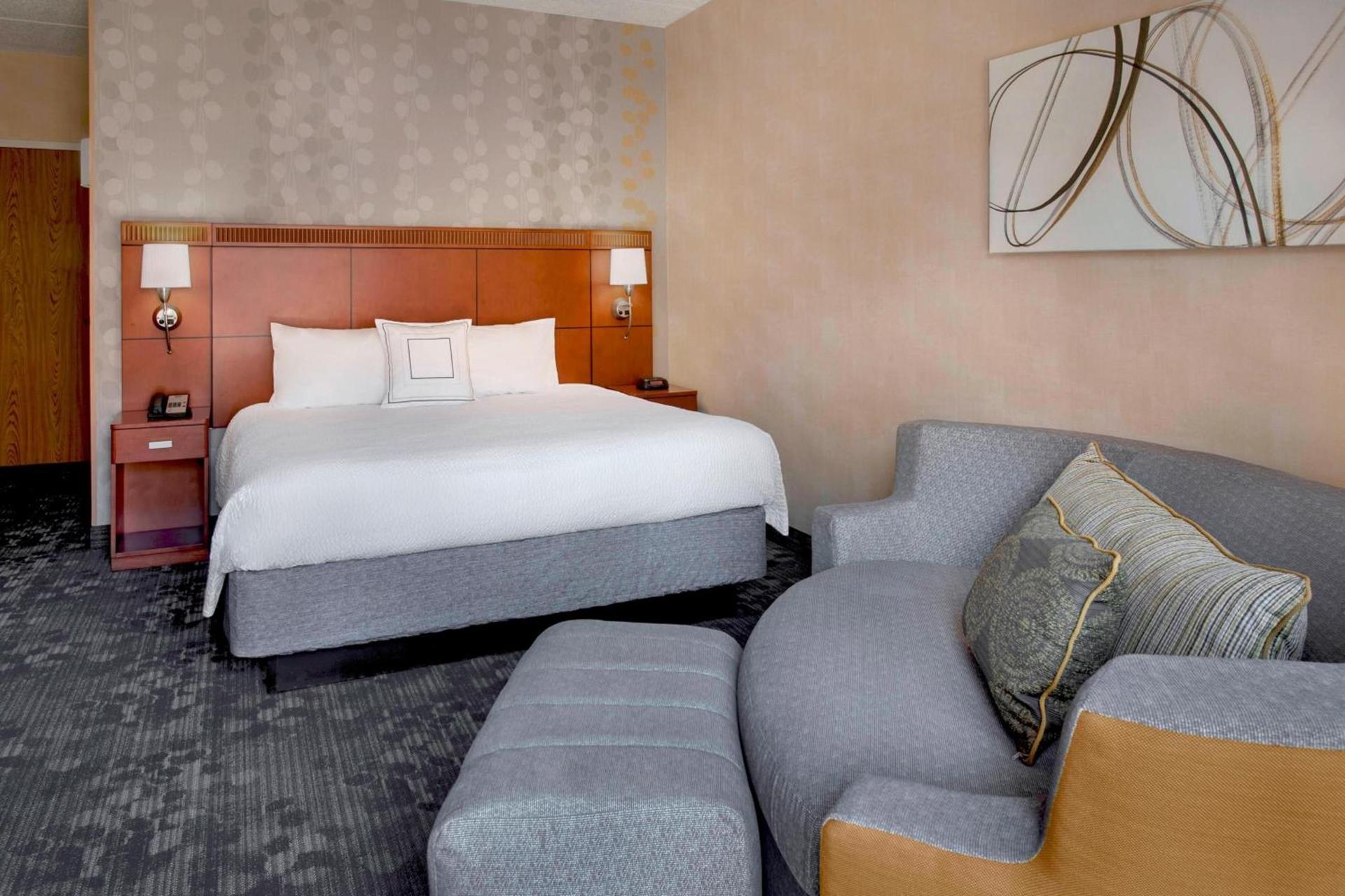 Courtyard By Marriott Hartford Windsor Airport photo 5