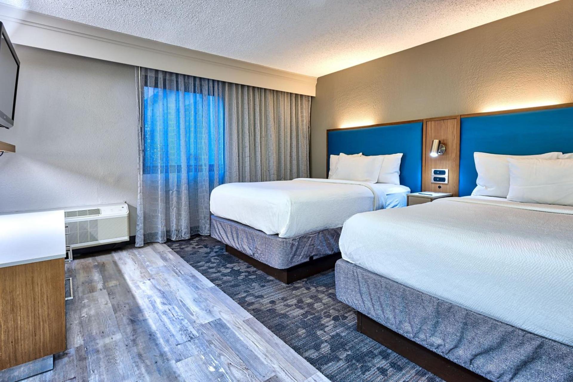 Country Inn & Suites by Radisson, Hampton Coliseum photo 29
