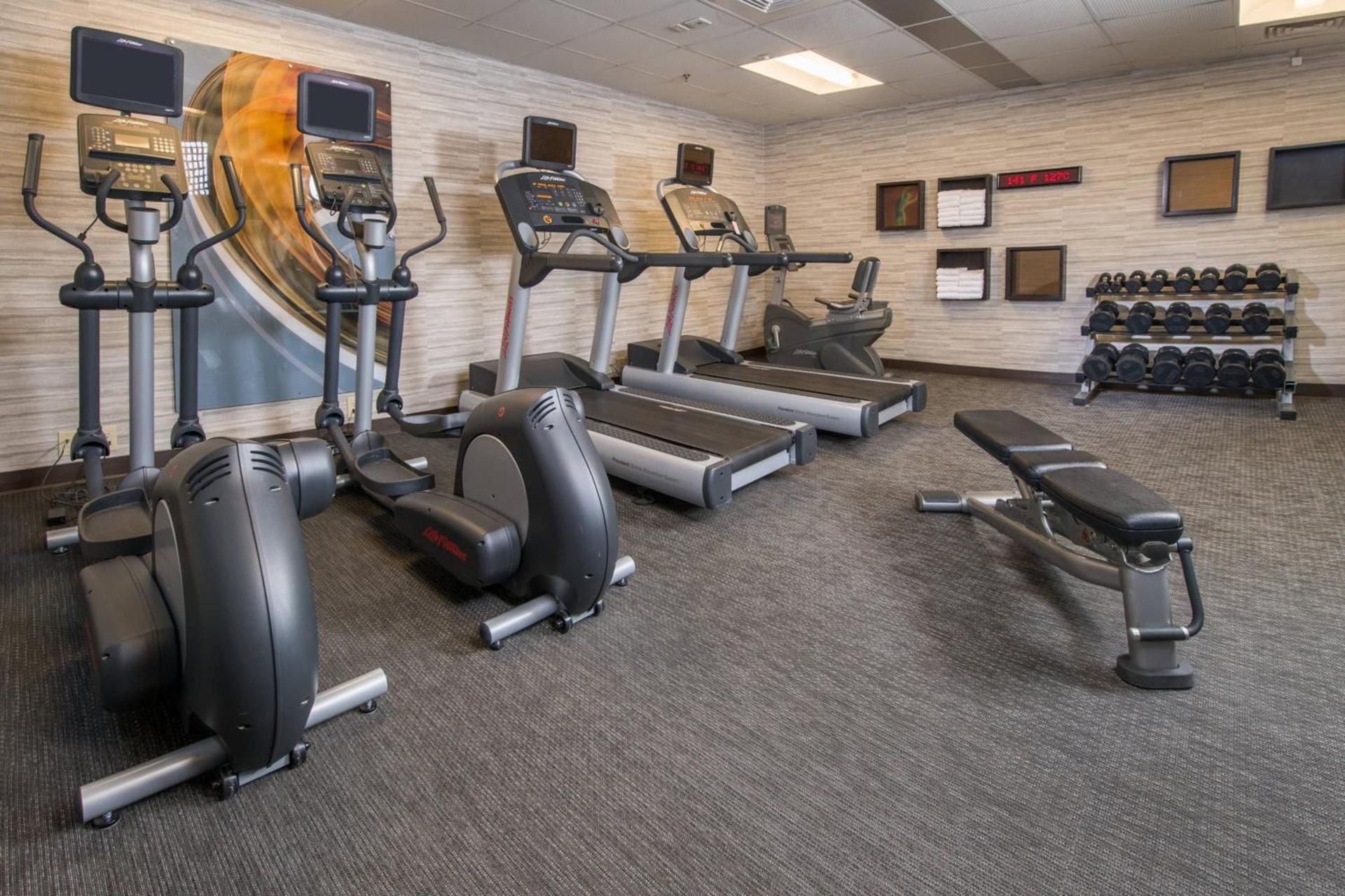 Courtyard by Marriott Fairfax Fair Oaks photo 23