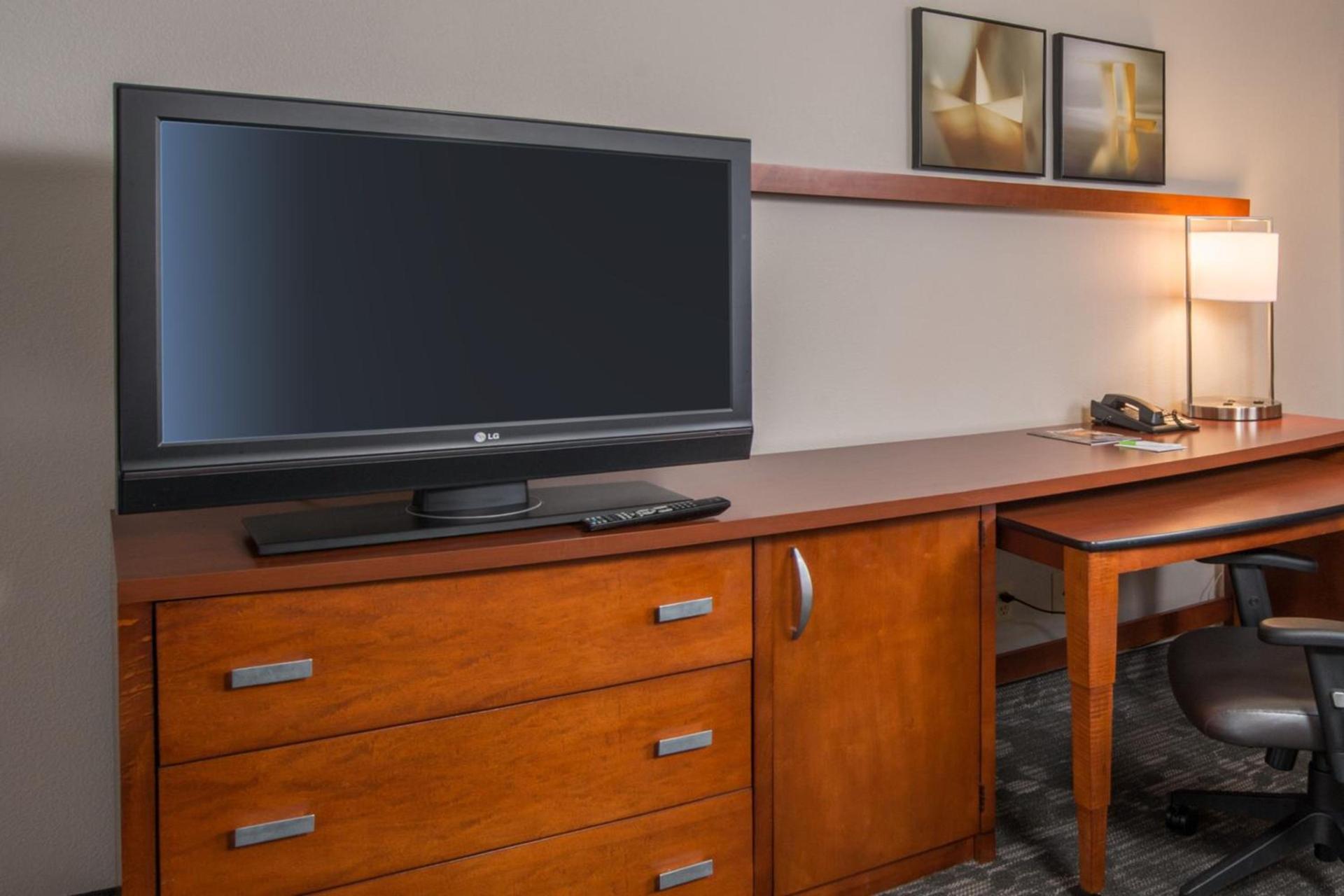 Courtyard by Marriott Fairfax Fair Oaks photo 7