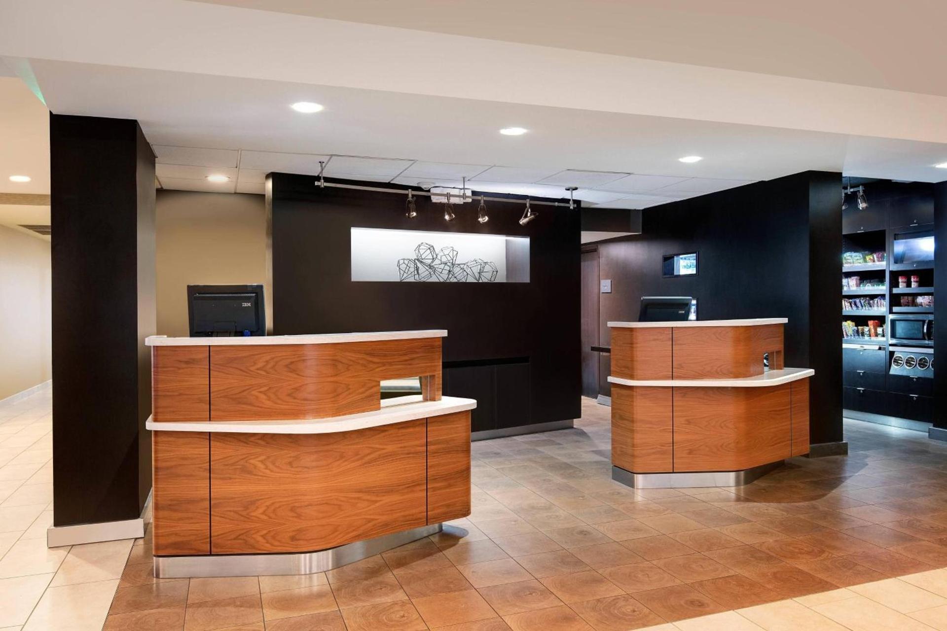 Courtyard by Marriott Savannah Midtown photo 3