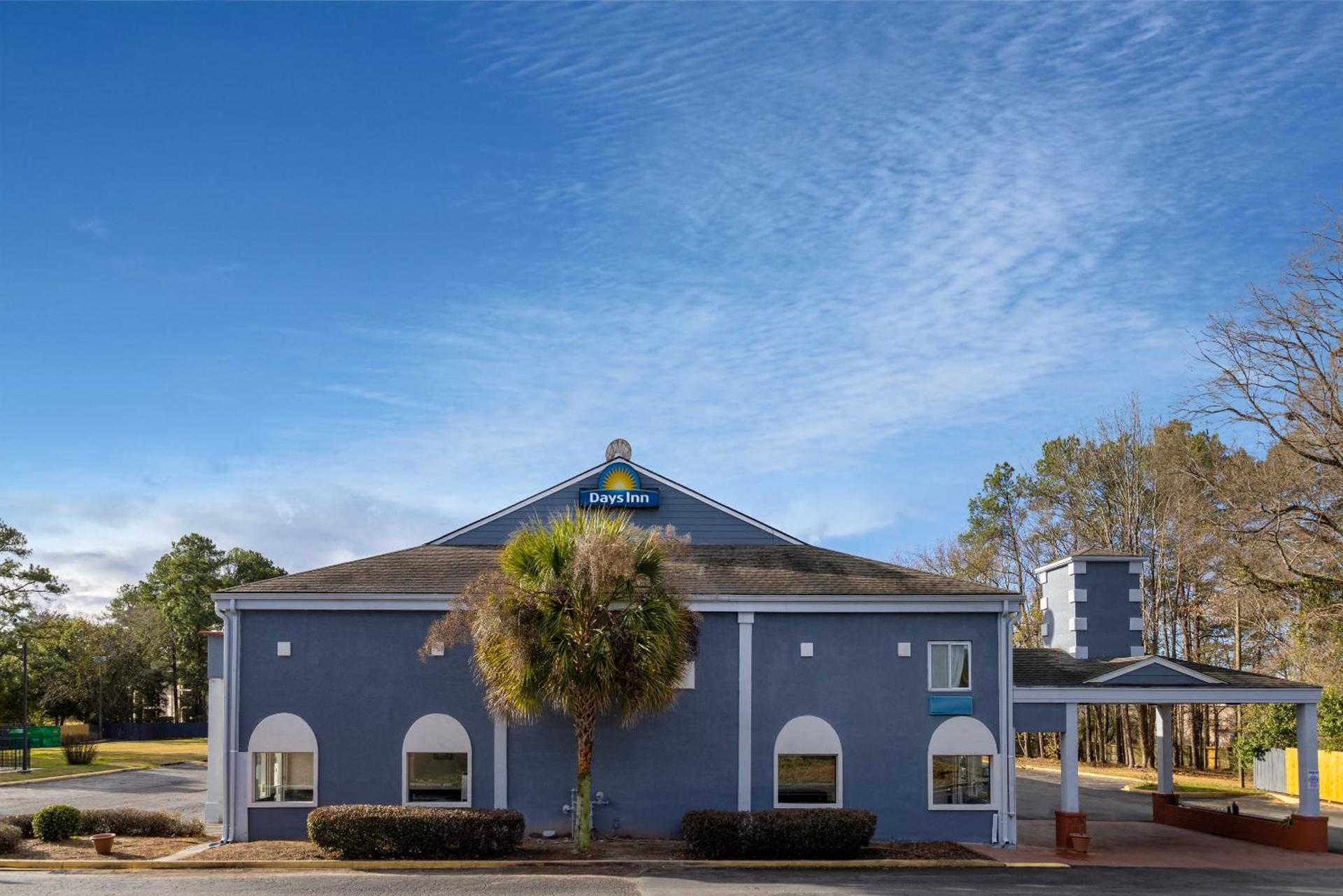 Days Inn by Wyndham Columbia photo 43