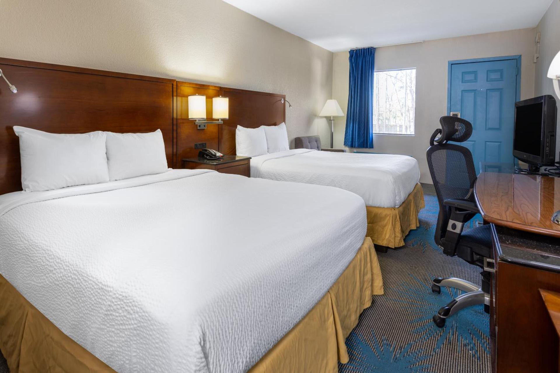 Days Inn by Wyndham Columbia photo 53