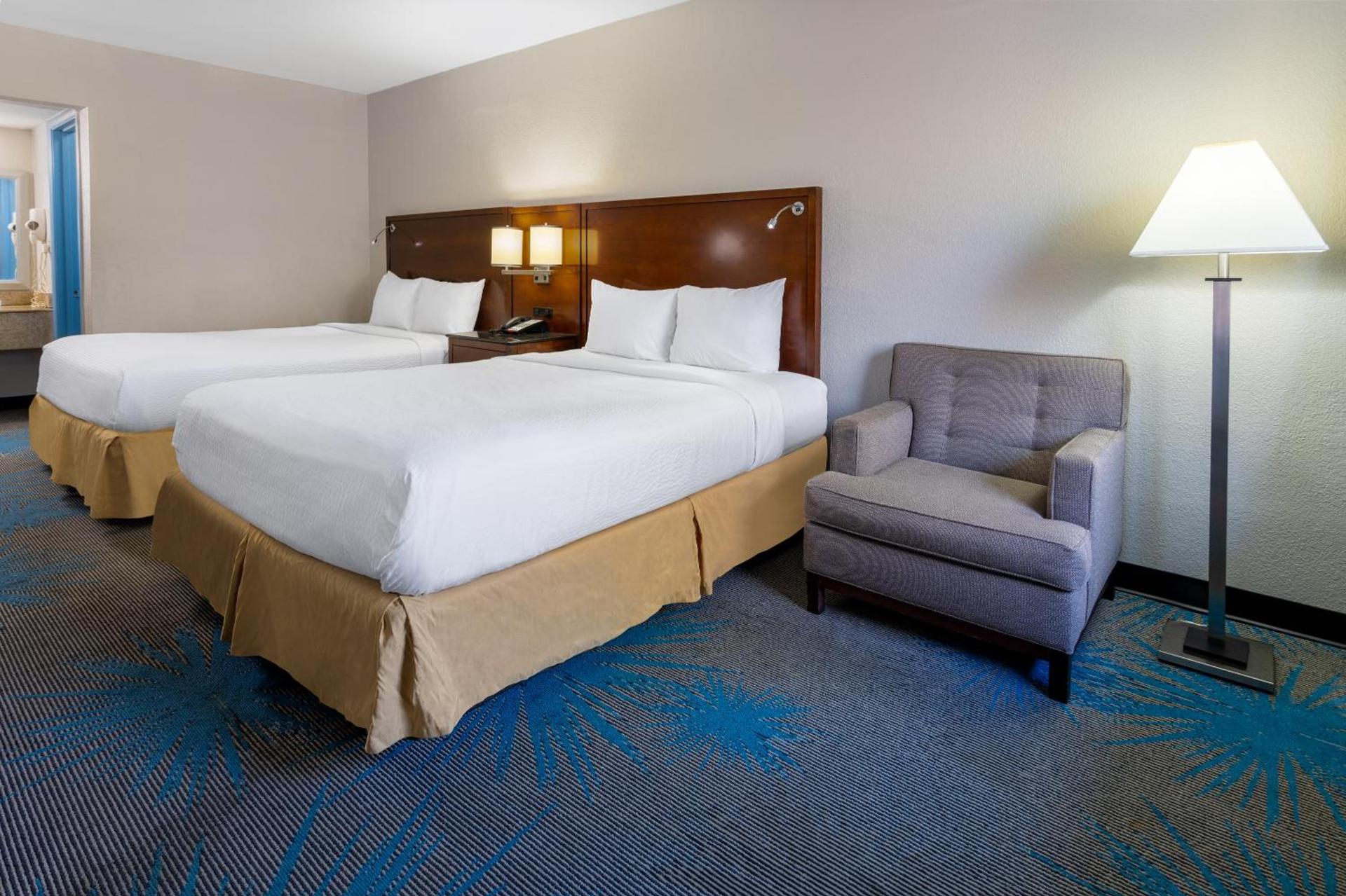 Days Inn by Wyndham Columbia photo 55