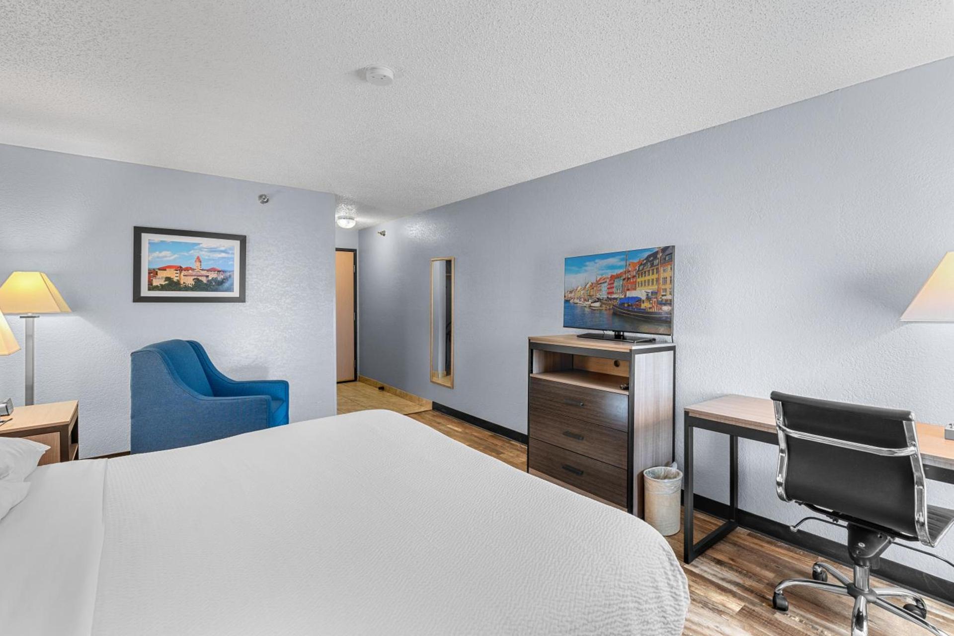 Baymont by Wyndham Lawrence photo 3