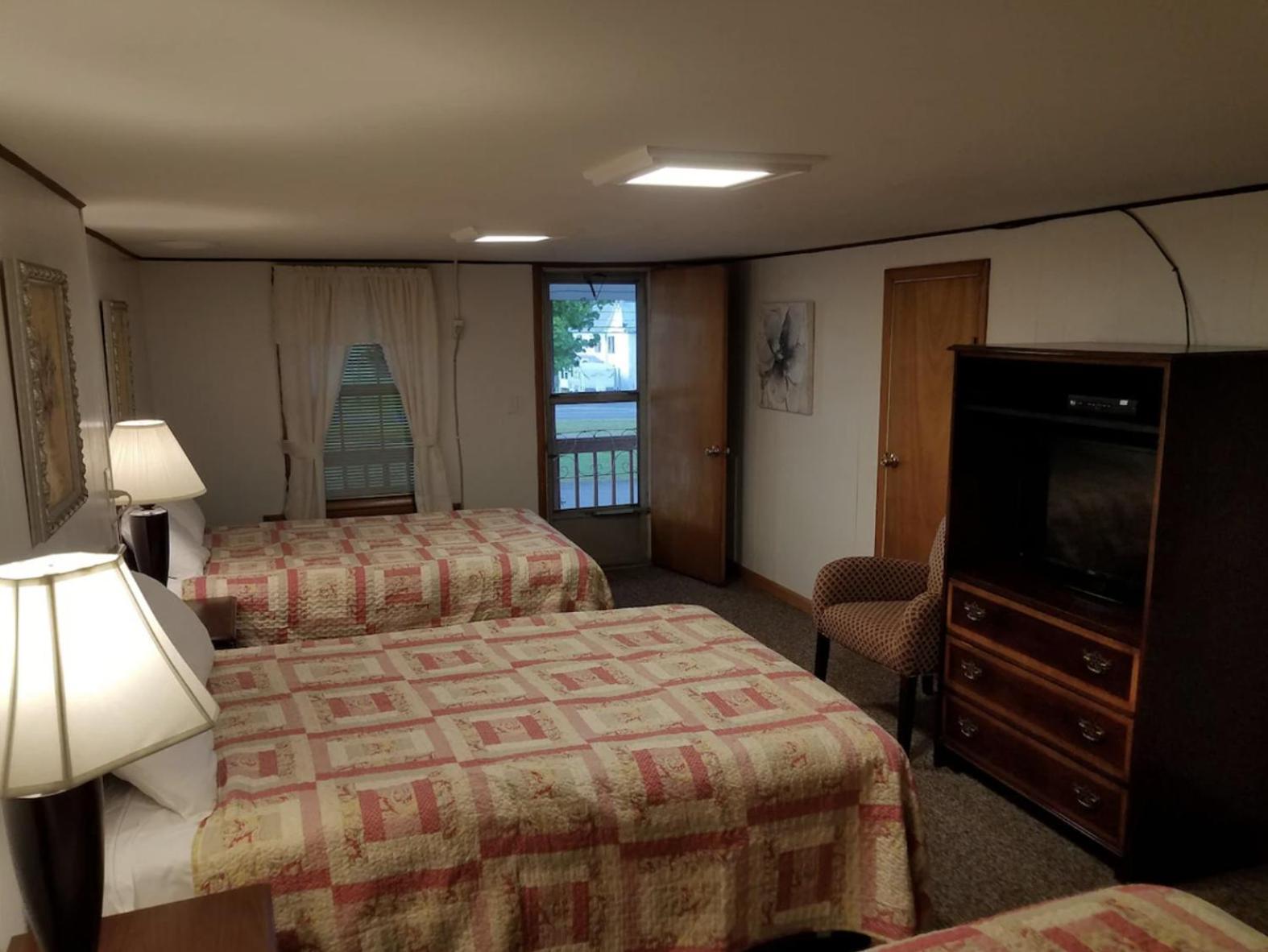 Hillside Hotel photo 13