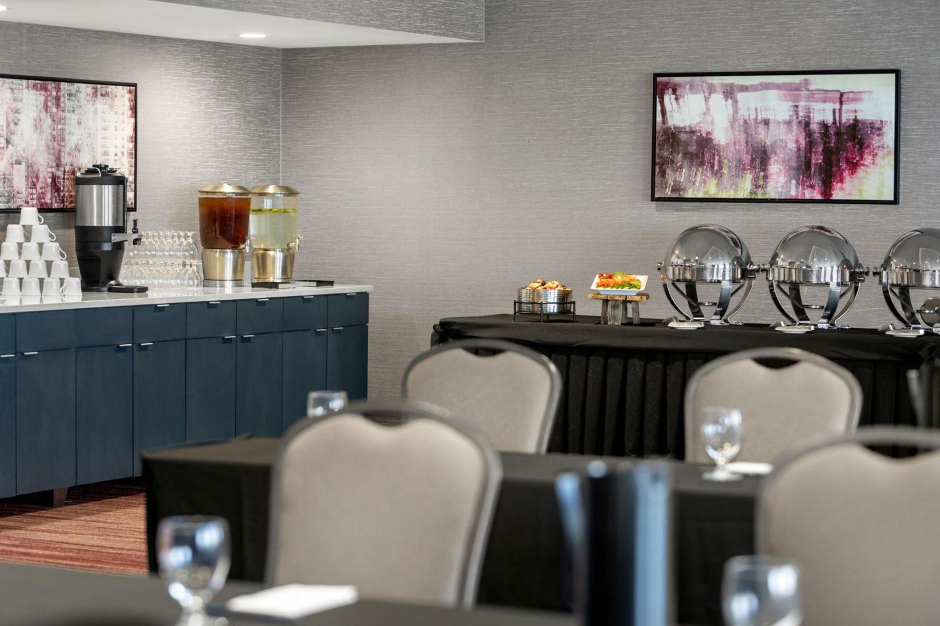 Courtyard by Marriott Omaha Bellevue at Beardmore Event Center photo 33