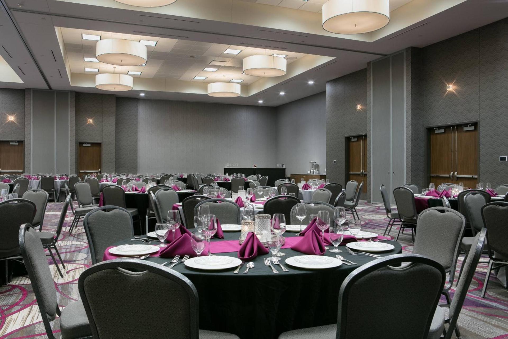 Courtyard by Marriott Omaha Bellevue at Beardmore Event Center photo 43