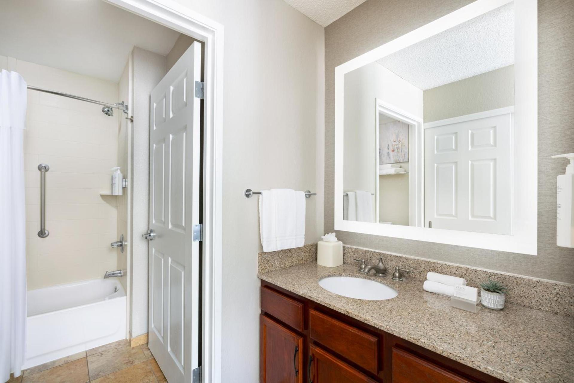 Homewood Suites by Hilton Dallas-DFW Airport N-Grapevine photo 18