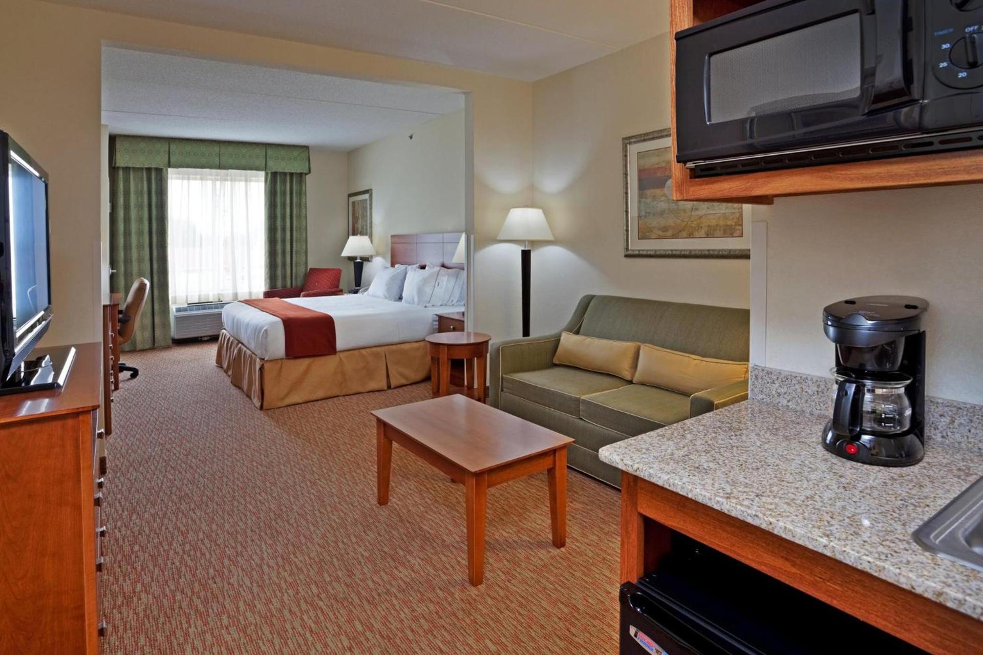Holiday Inn Express Hotel & Suites Greensboro - Airport Area by IHG photo 50