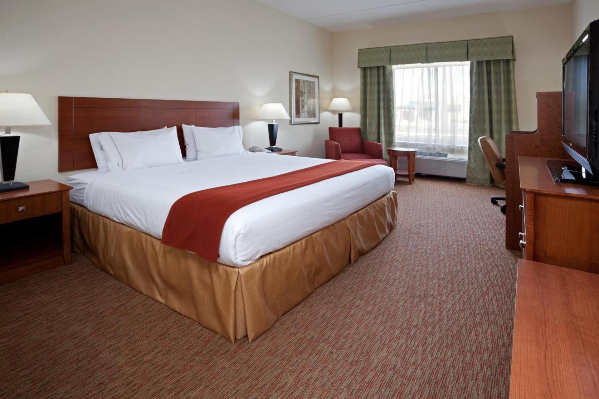 Holiday Inn Express Hotel & Suites Greensboro - Airport Area by IHG photo 8