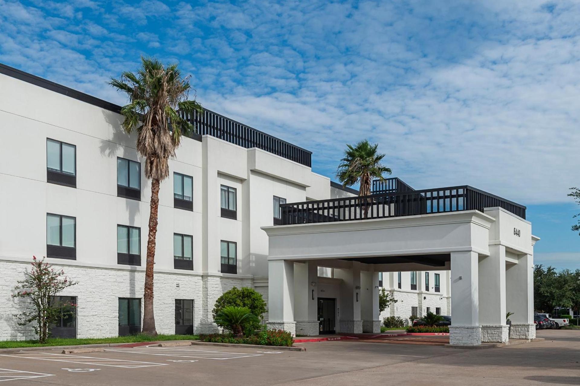Champions Club and Hotel, Houston Westchase photo 6