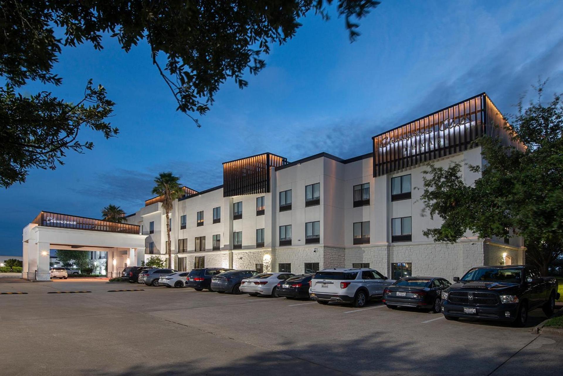 Champions Club and Hotel, Houston Westchase photo 4