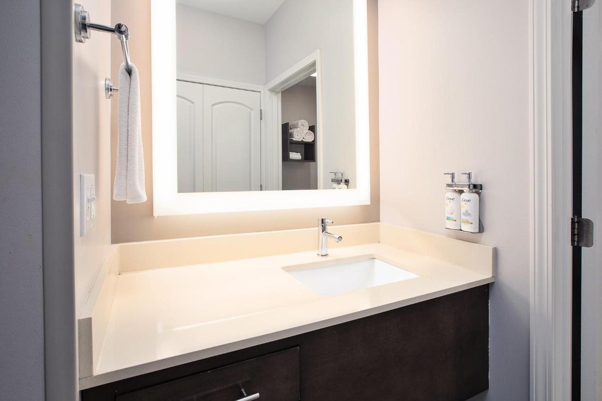 Staybridge Suites Auburn Hills by IHG photo 9