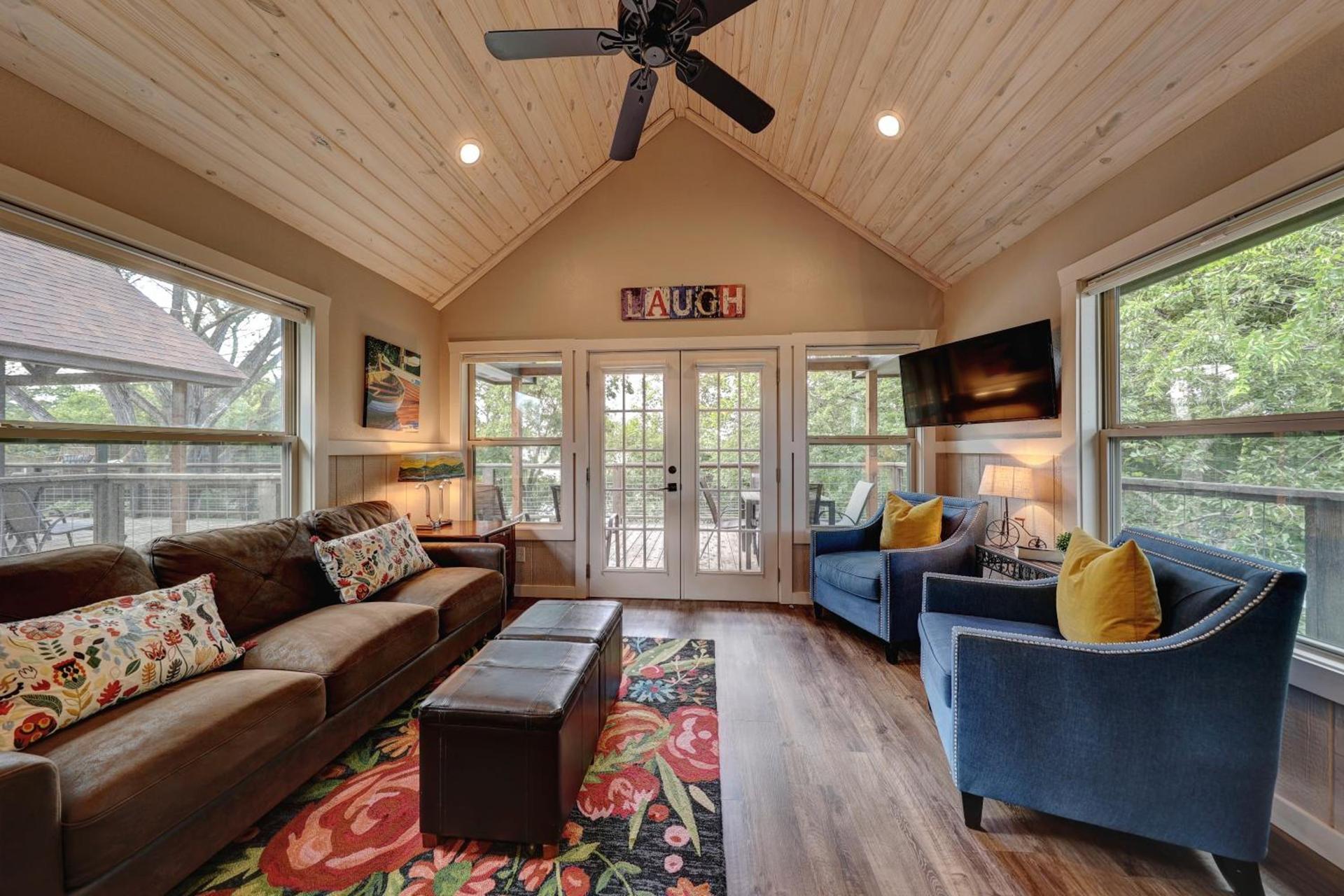 Treetop River Cabins on the Guadalupe River photo 33