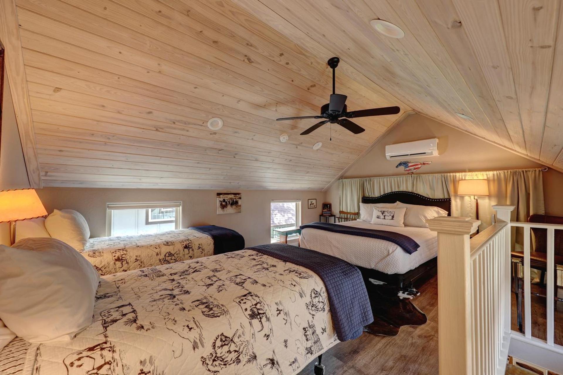 Treetop River Cabins on the Guadalupe River photo 16