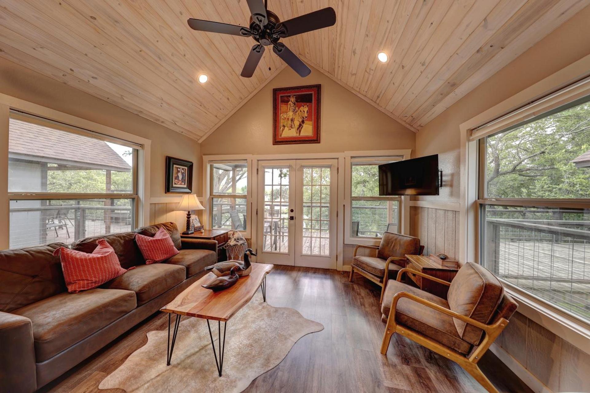 Treetop River Cabins on the Guadalupe River photo 31