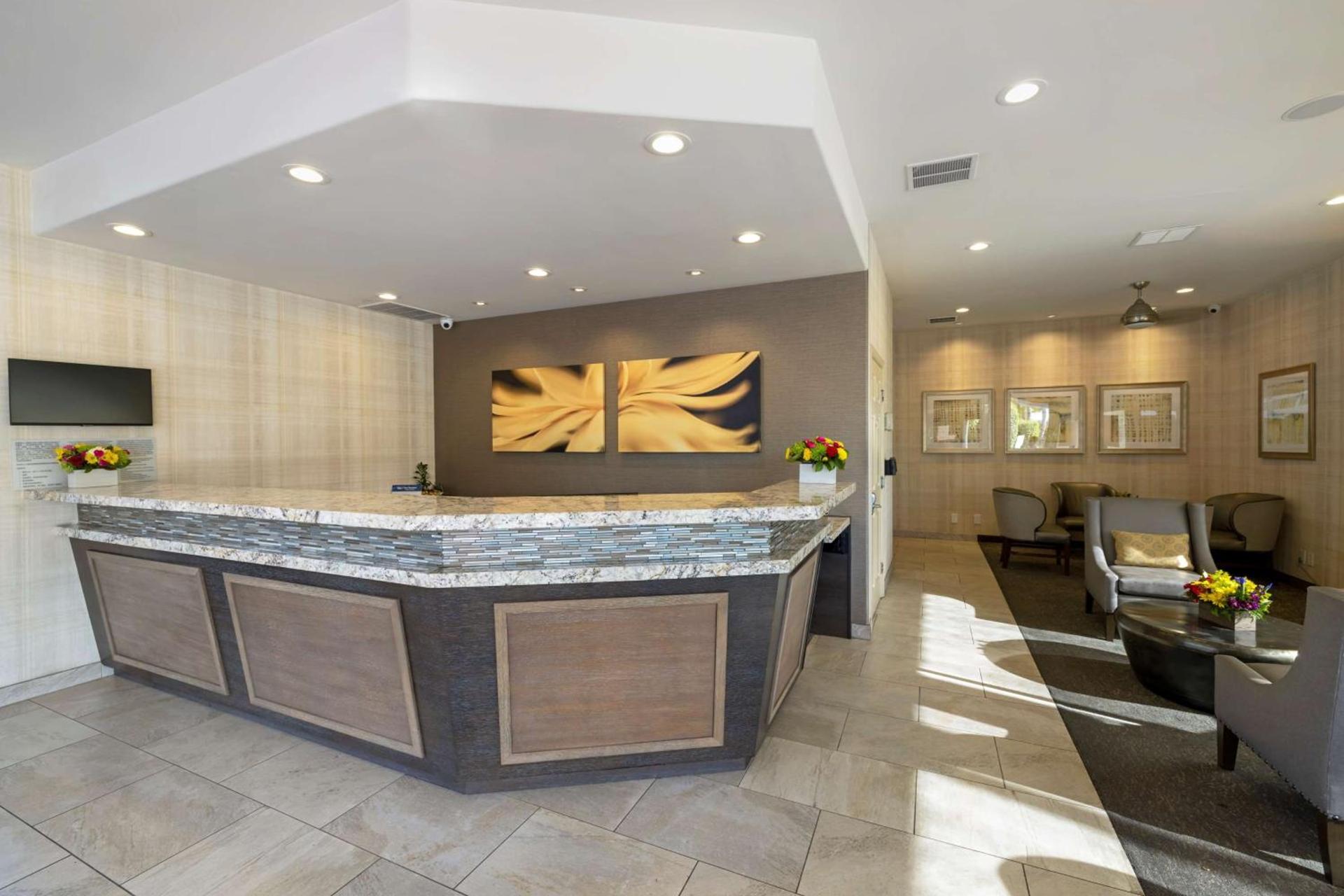 Best Western Plus Carriage Inn photo 2