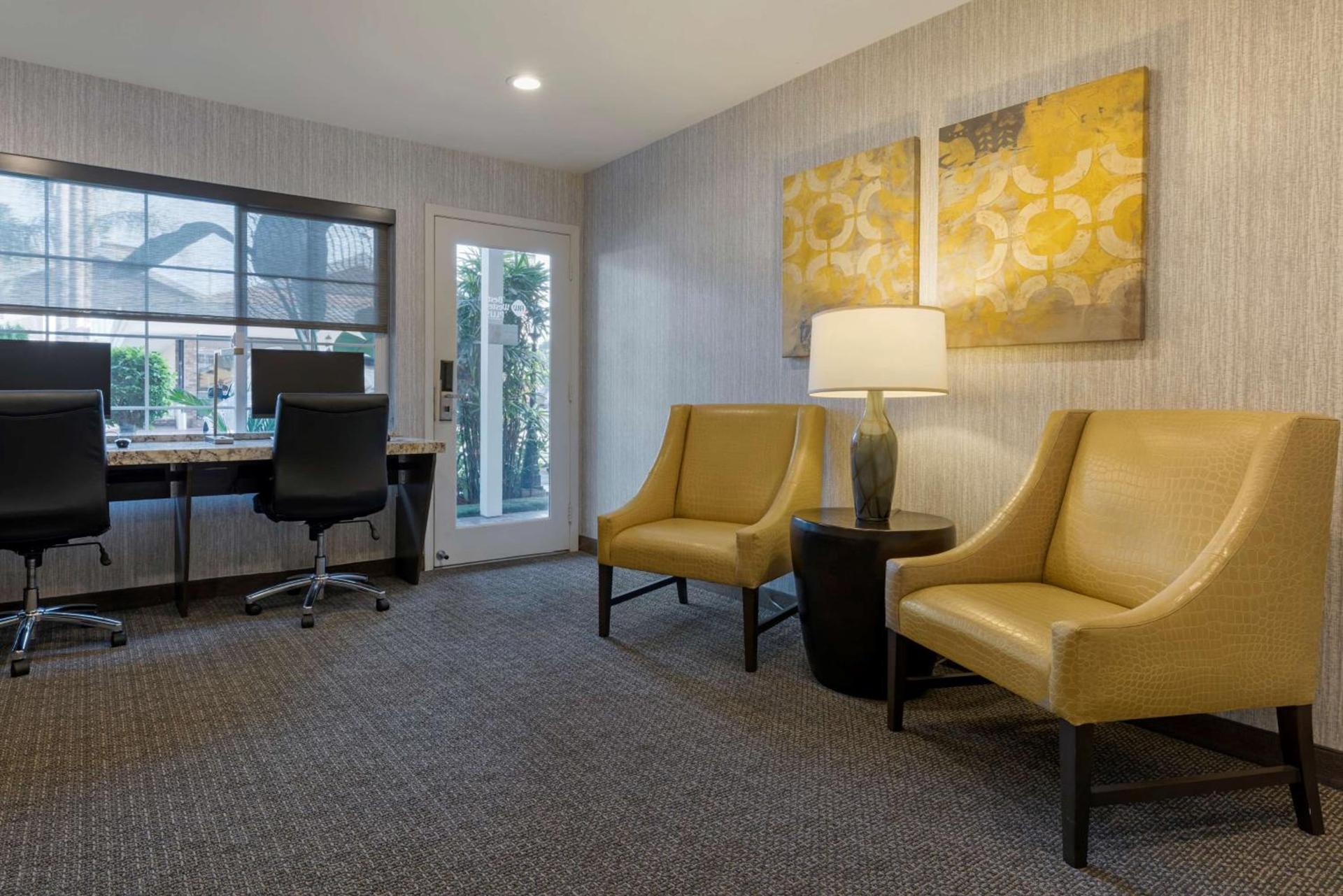 Best Western Plus Carriage Inn photo 4