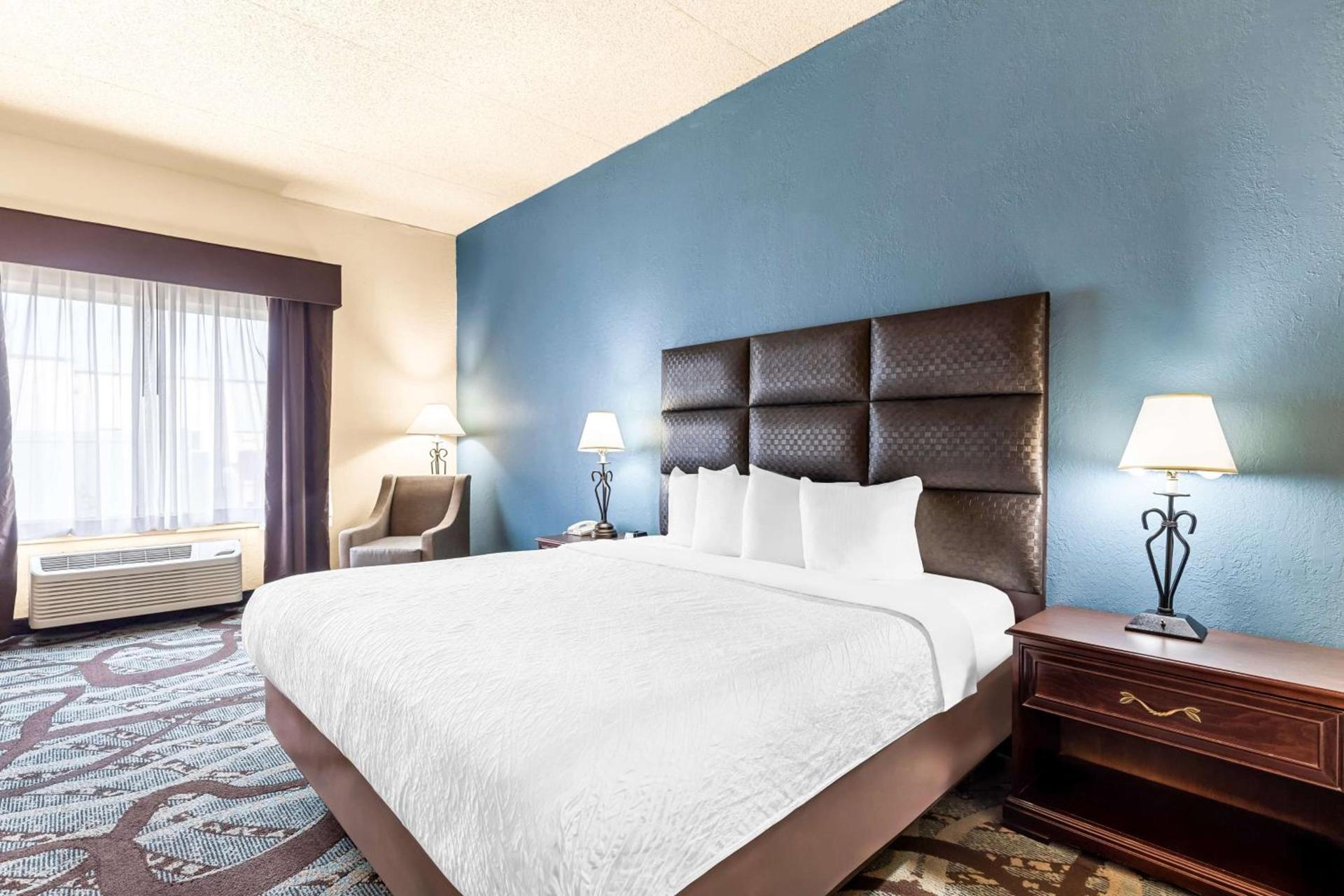 Best Western Holiday Manor photo 15