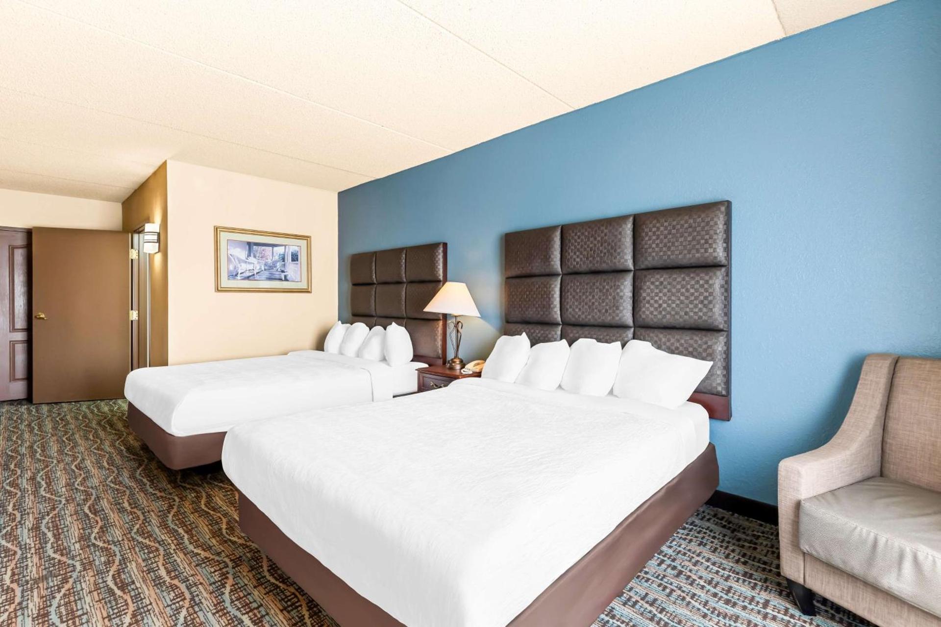Best Western Holiday Manor photo 16