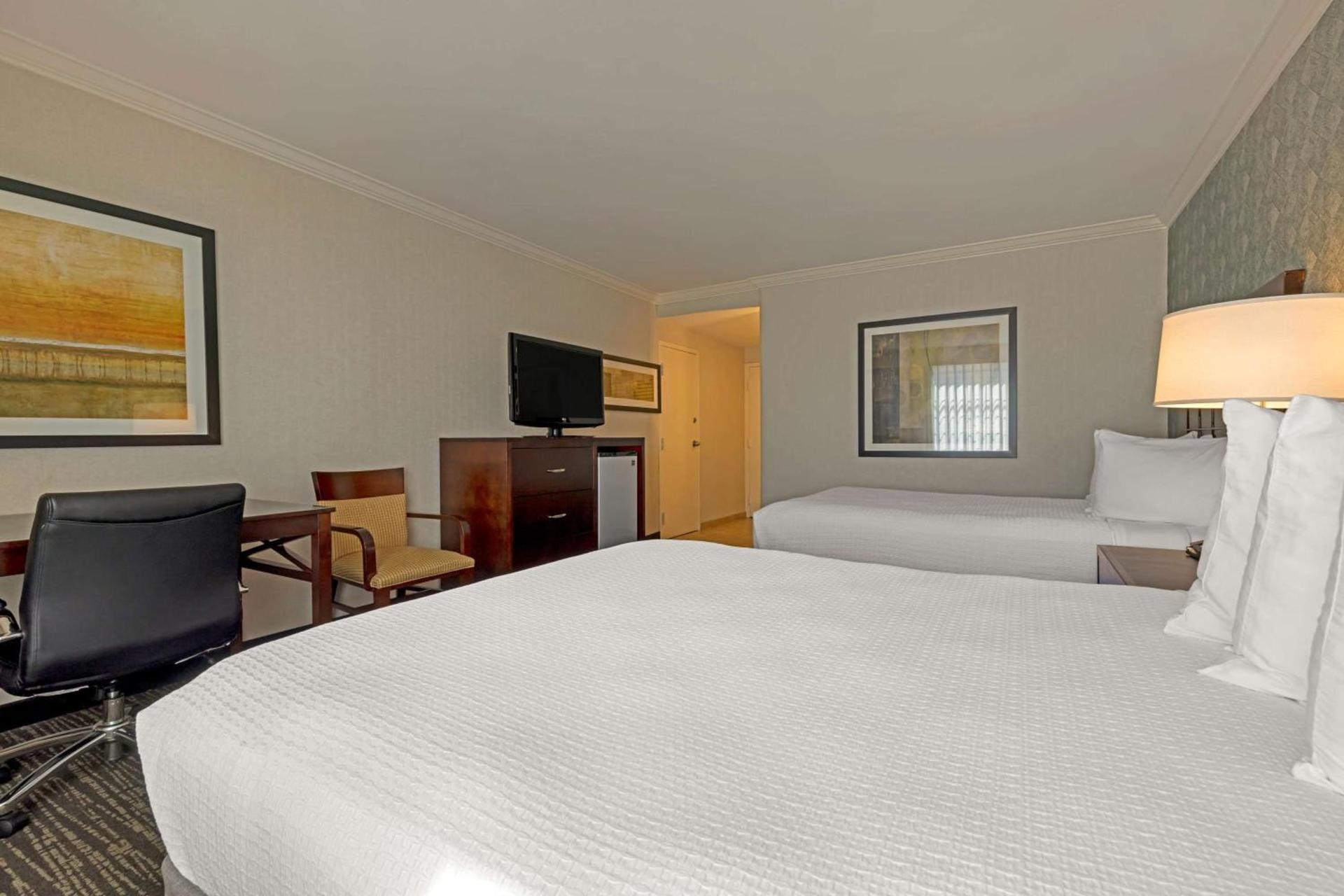 Best Western Plus Carriage Inn photo 24