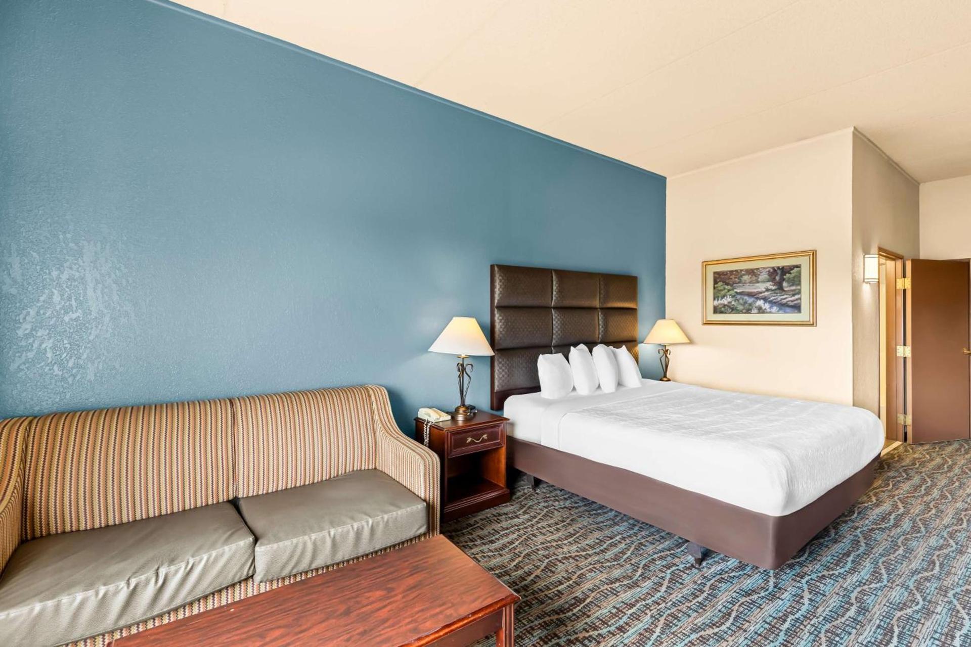 Best Western Holiday Manor photo 21
