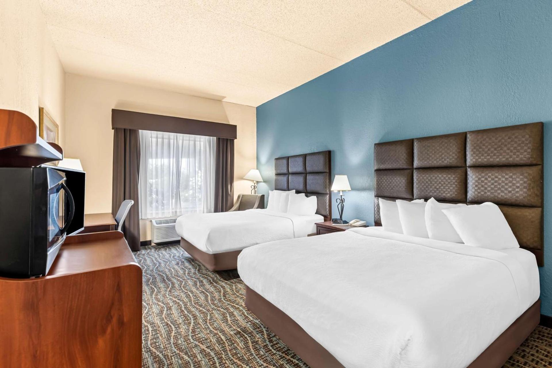 Best Western Holiday Manor photo 25