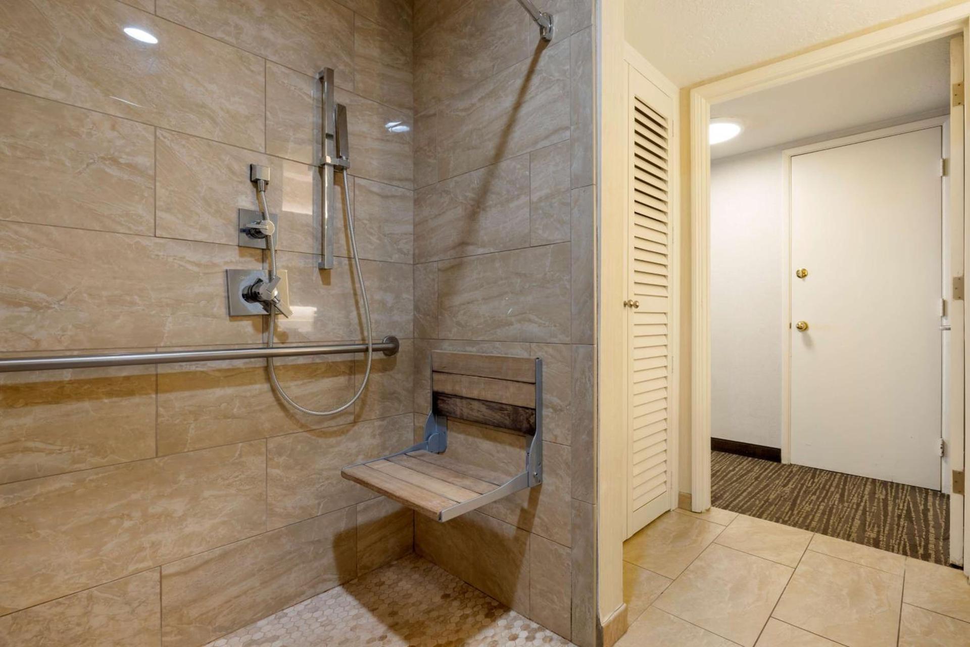 Best Western Plus Carriage Inn photo 32