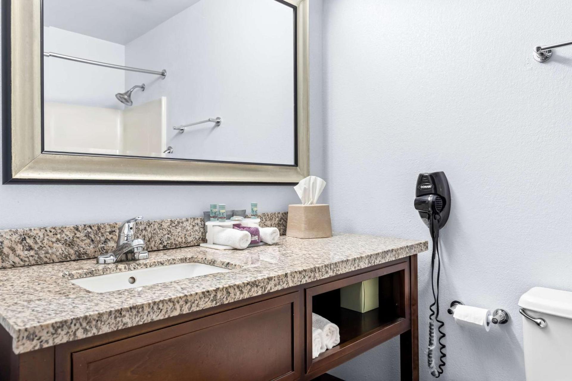 Best Western Holiday Manor photo 23