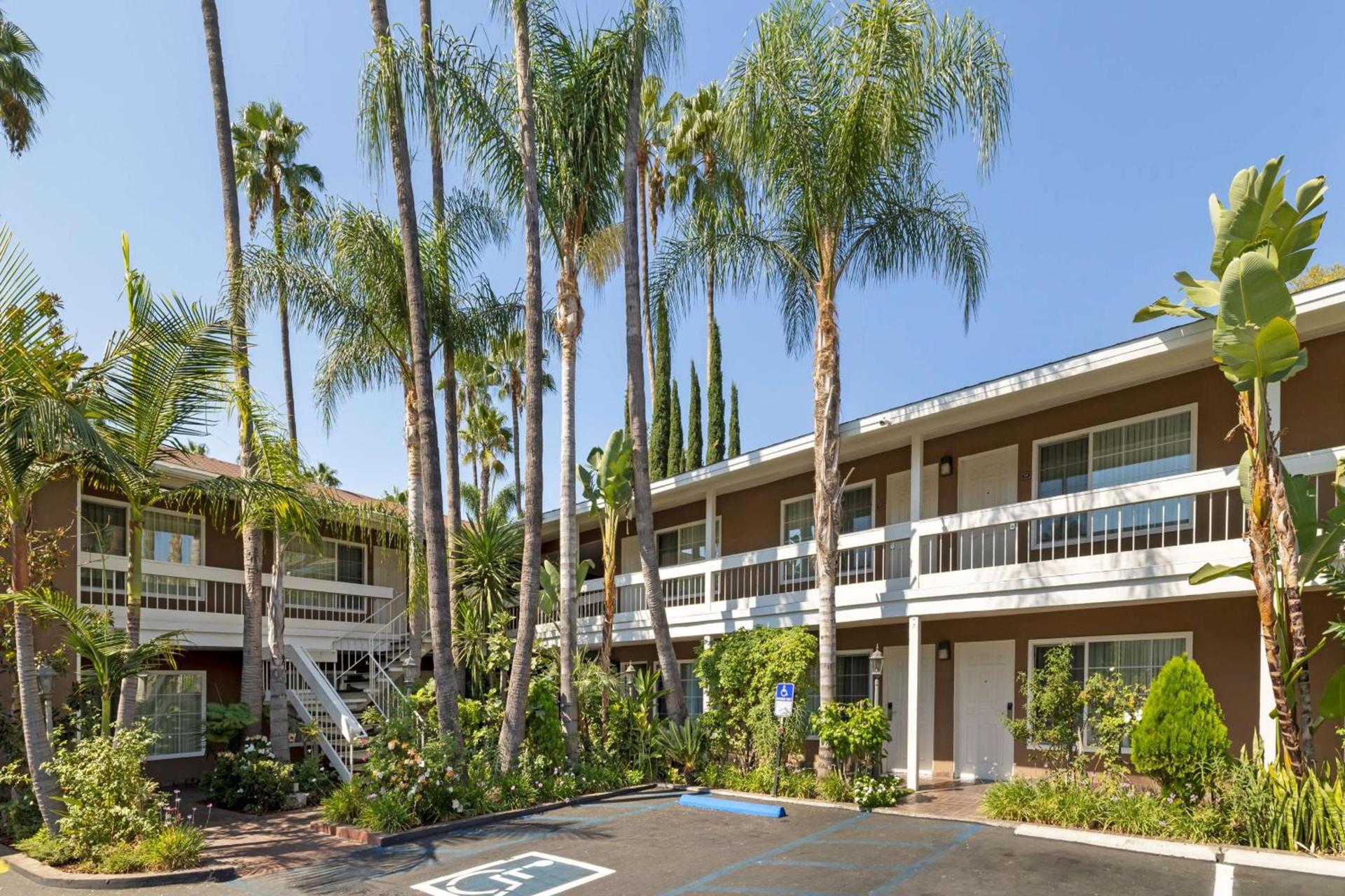 Best Western Plus Carriage Inn photo 35