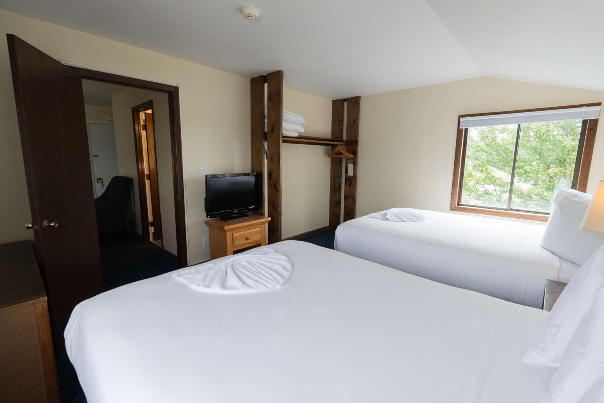Aspinquid Resort photo 91