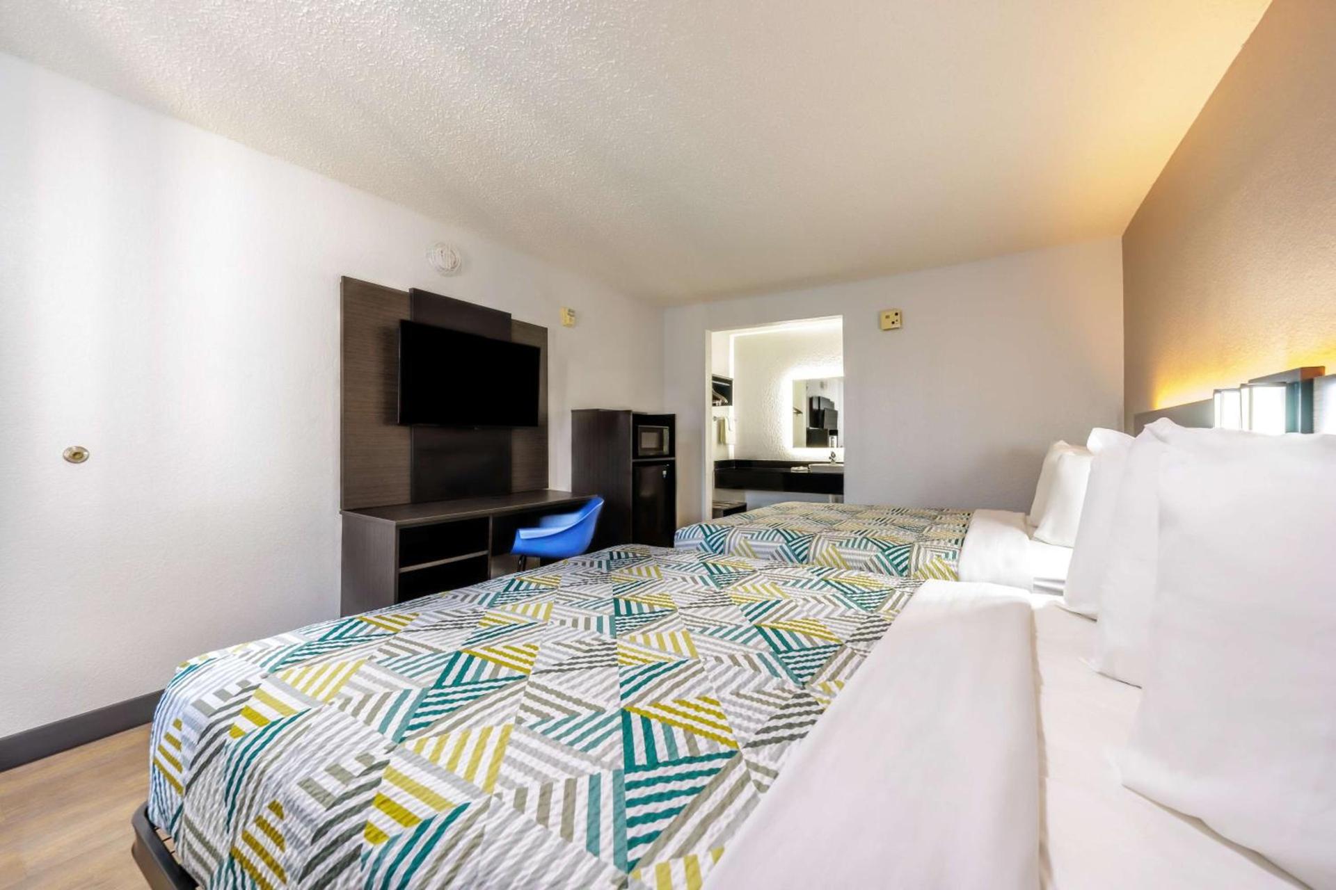 Motel 6 Fort Worth, TX East photo 12