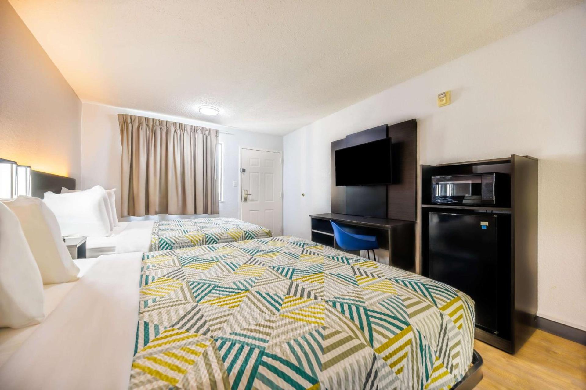 Motel 6 Fort Worth, TX East photo 13