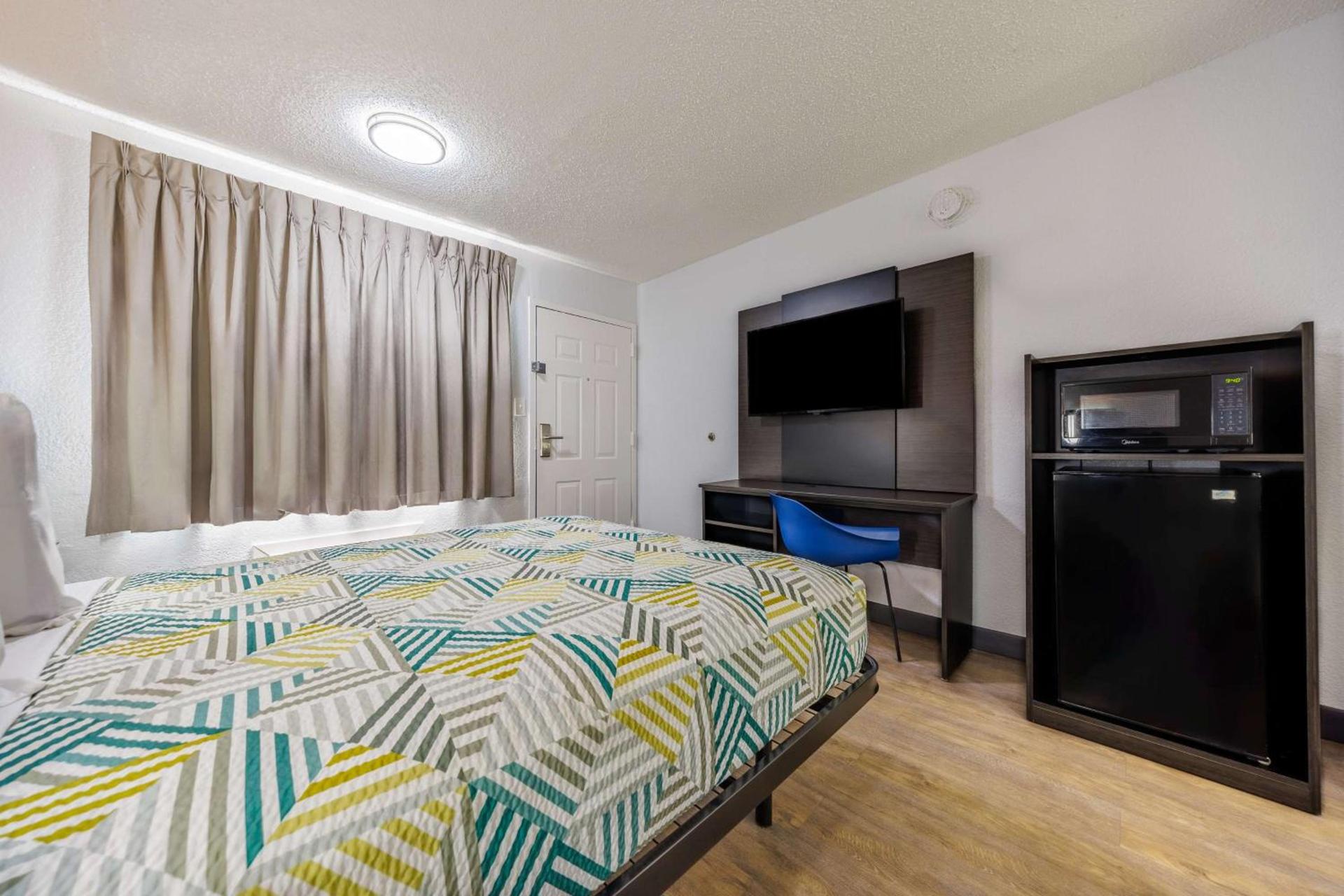 Motel 6 Fort Worth, TX East photo 22