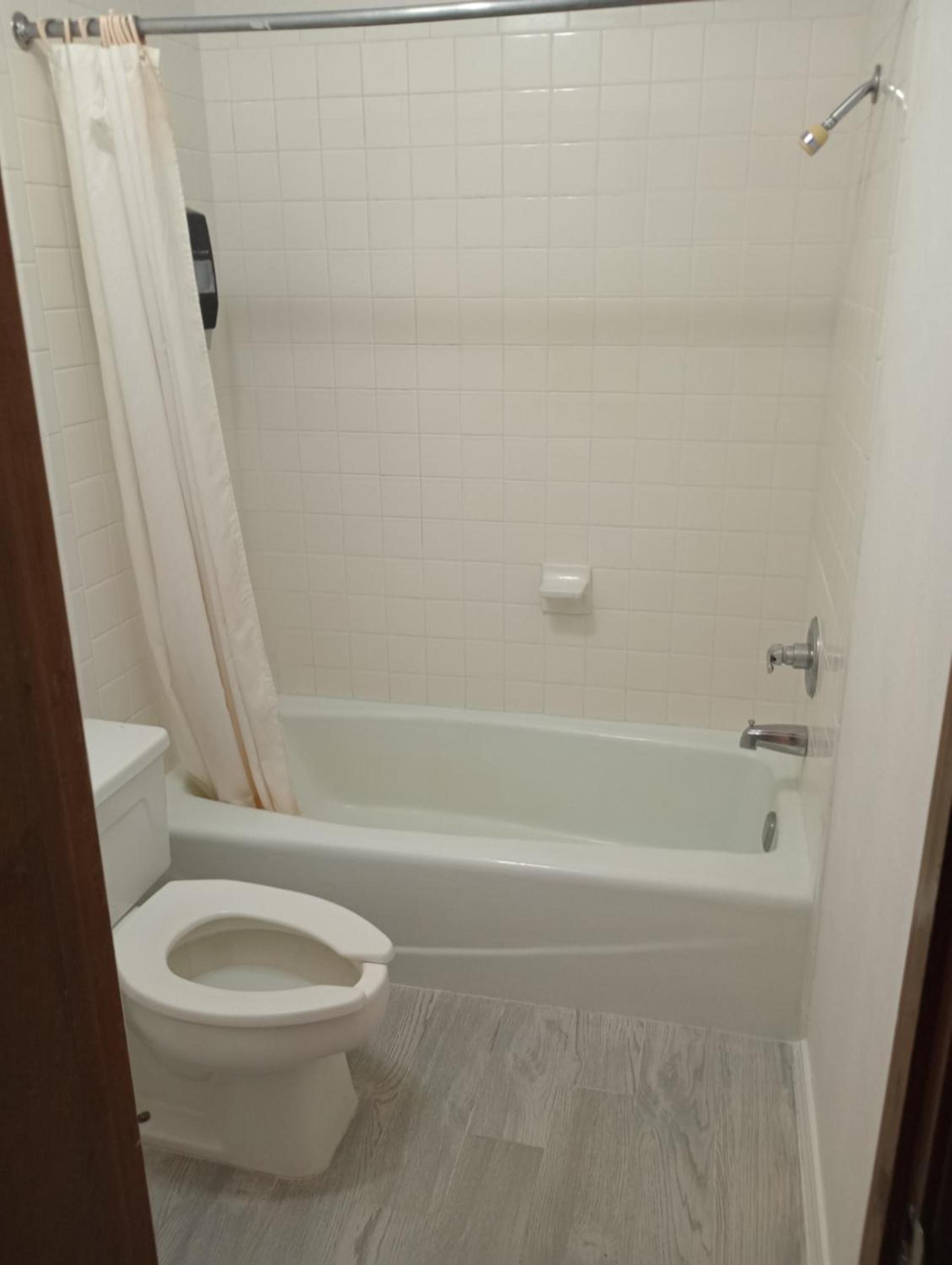 Heritage Inn photo 3