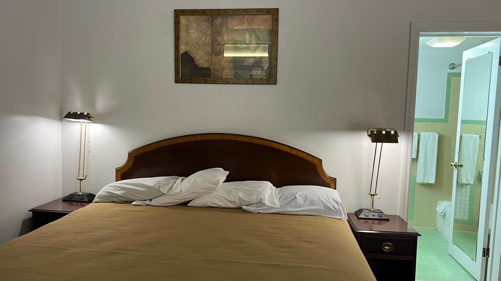 Relax Inn Altoona photo 32