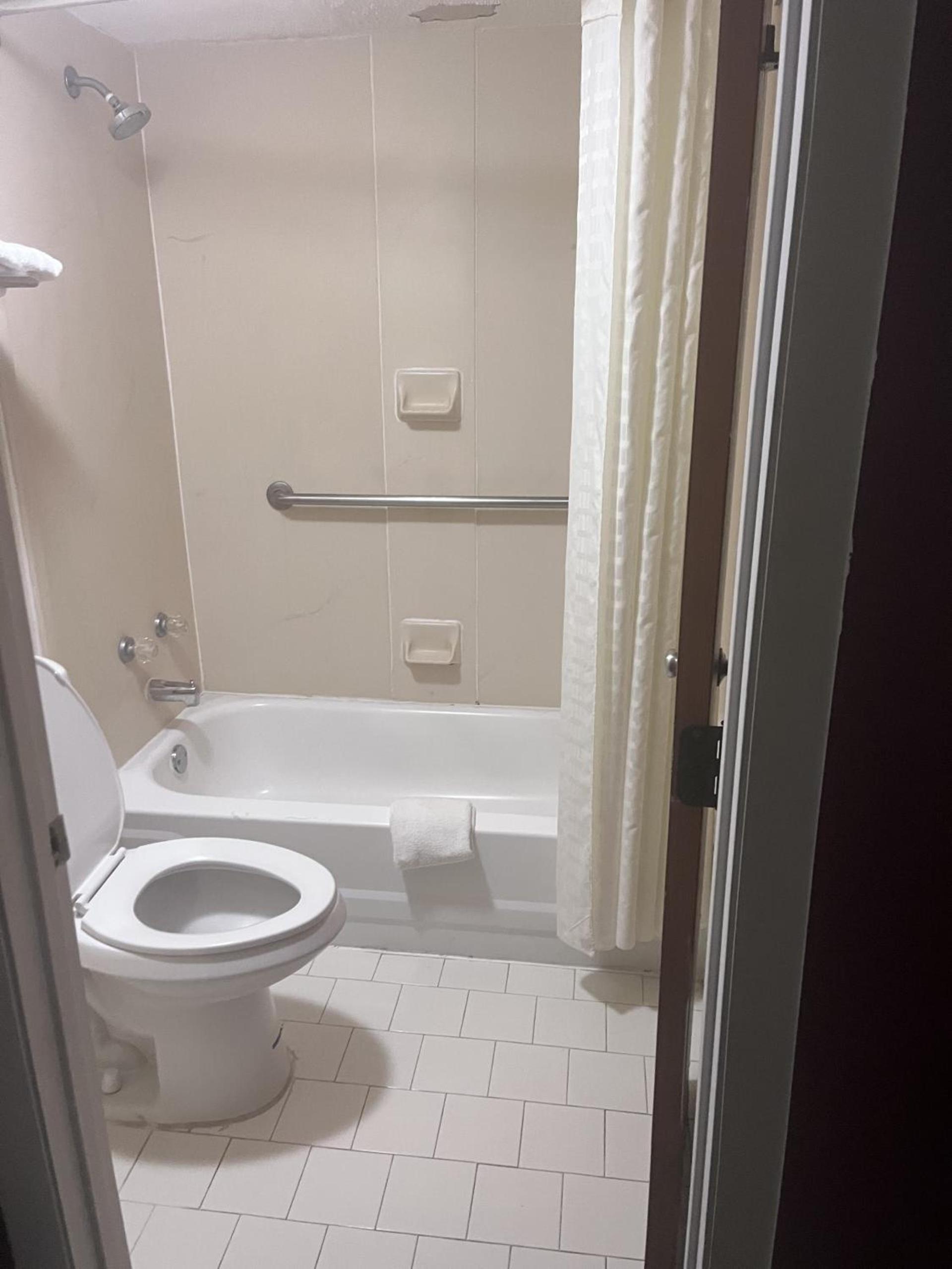 Clarion Pointe Alachua - Gainesville Area photo 15