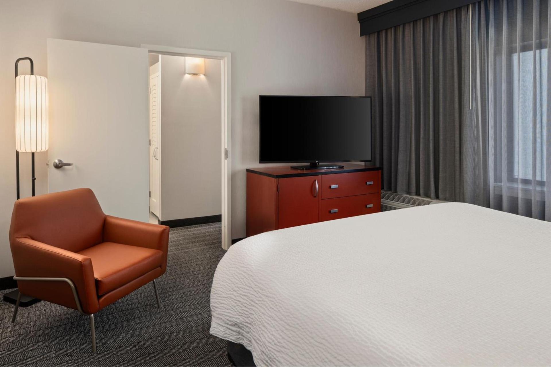 Courtyard by Marriott Chicago Waukegan / Gurnee photo 25