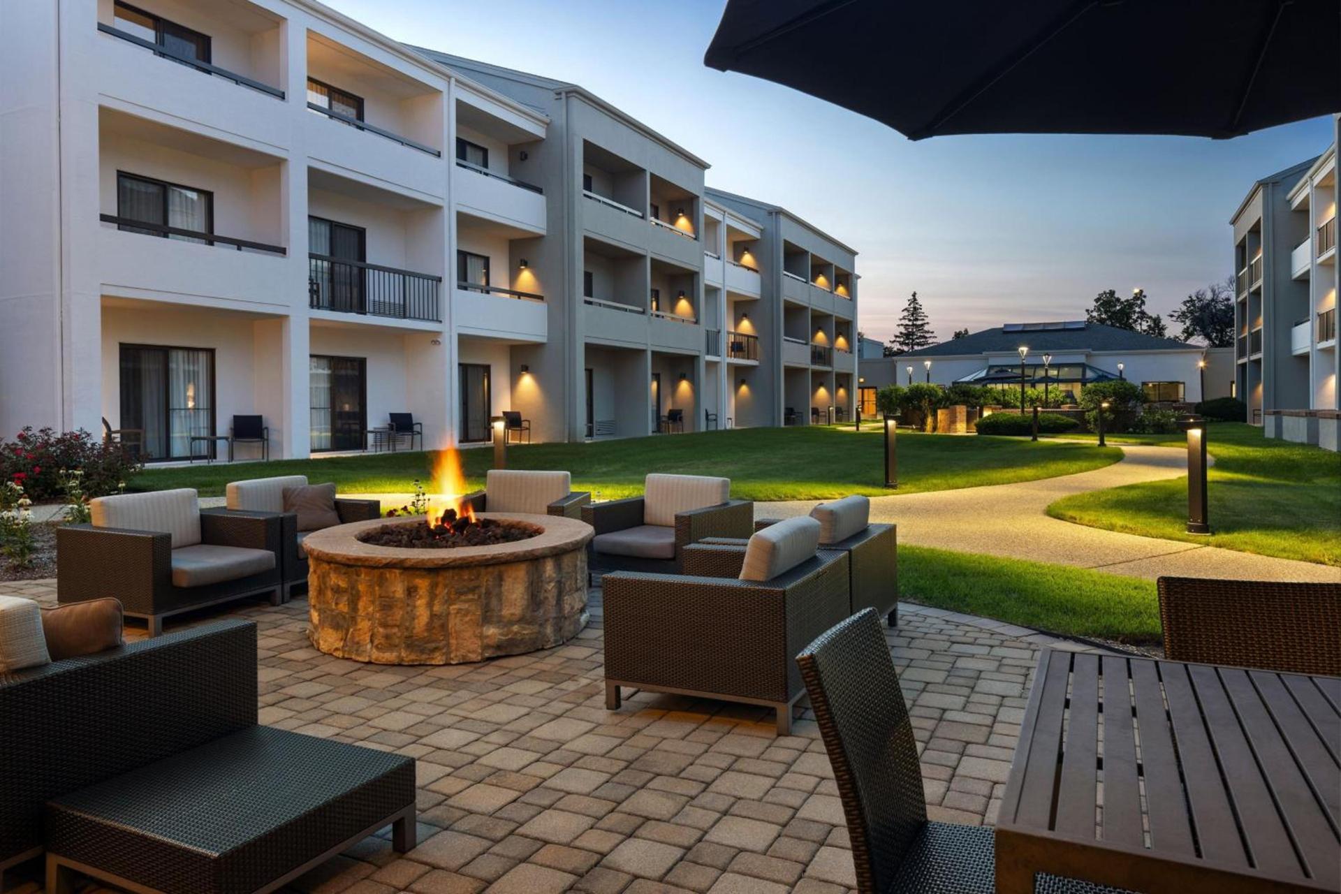 Courtyard by Marriott Chicago Waukegan / Gurnee photo 39