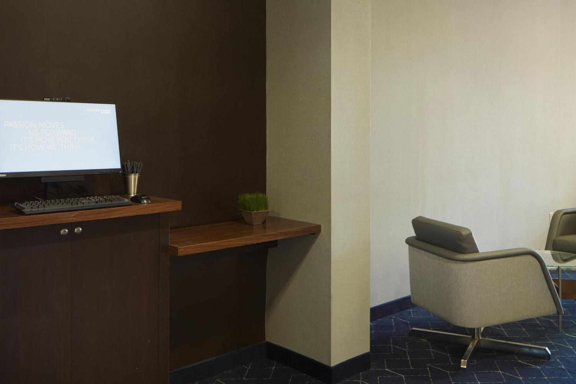 Courtyard by Marriott Winchester Medical Center photo 17