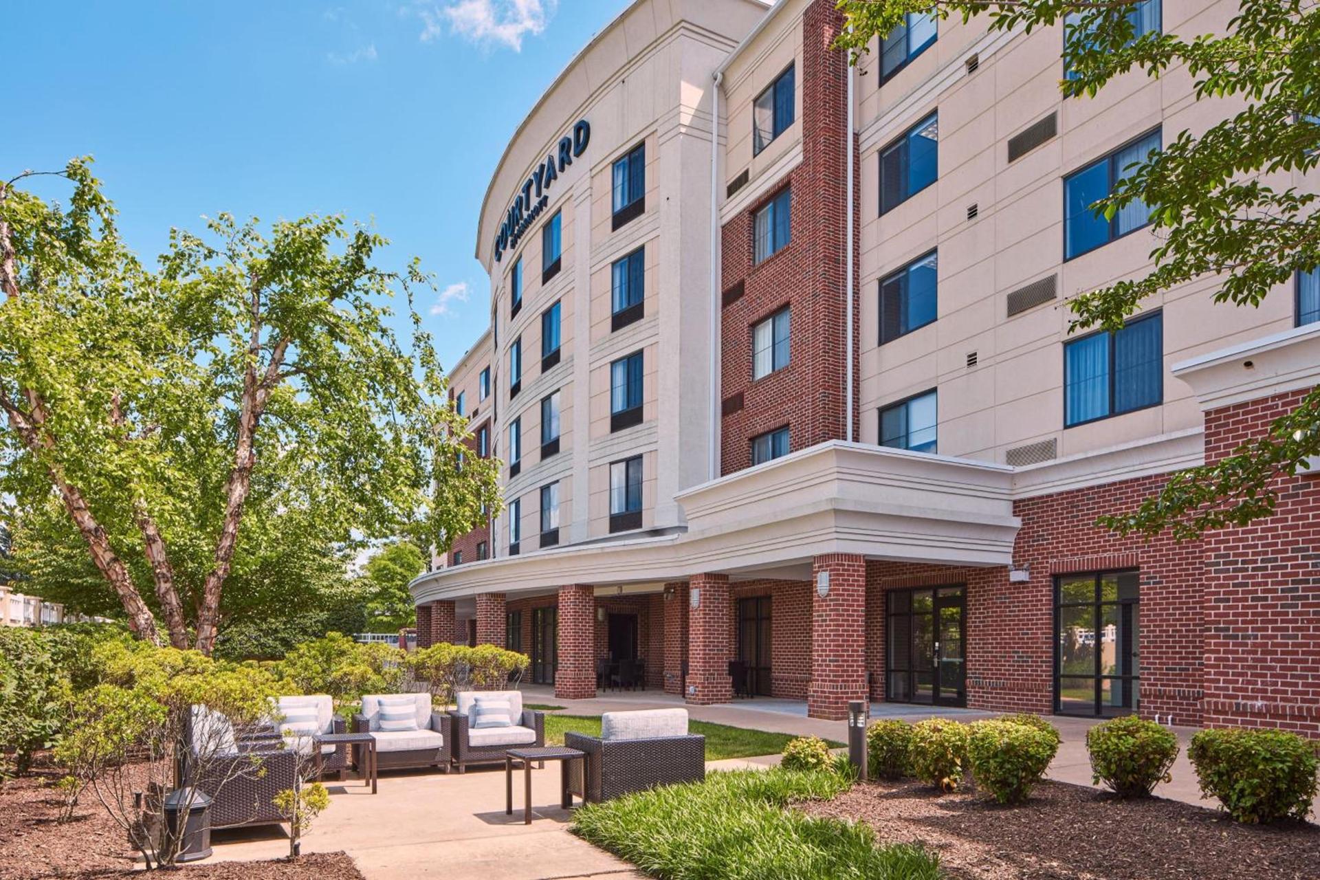 Courtyard by Marriott Winchester Medical Center photo 21