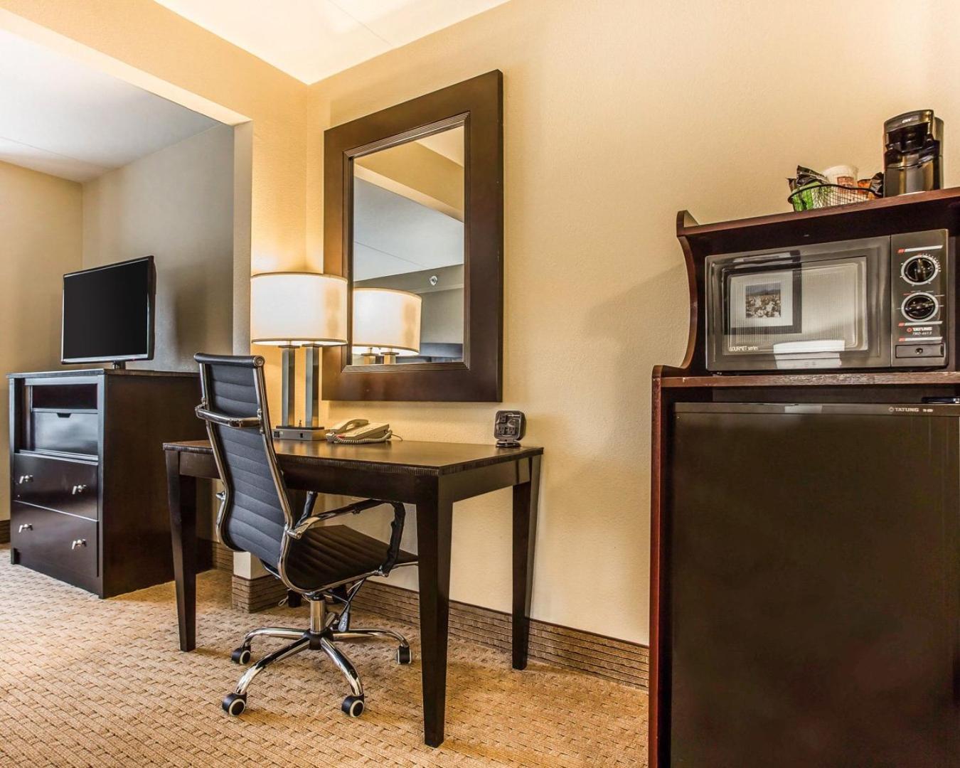 Comfort Suites Morrow- Atlanta South photo 42