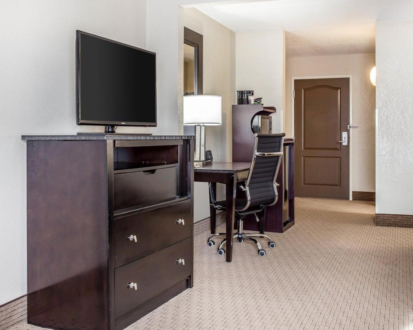 Comfort Suites Morrow- Atlanta South photo 43